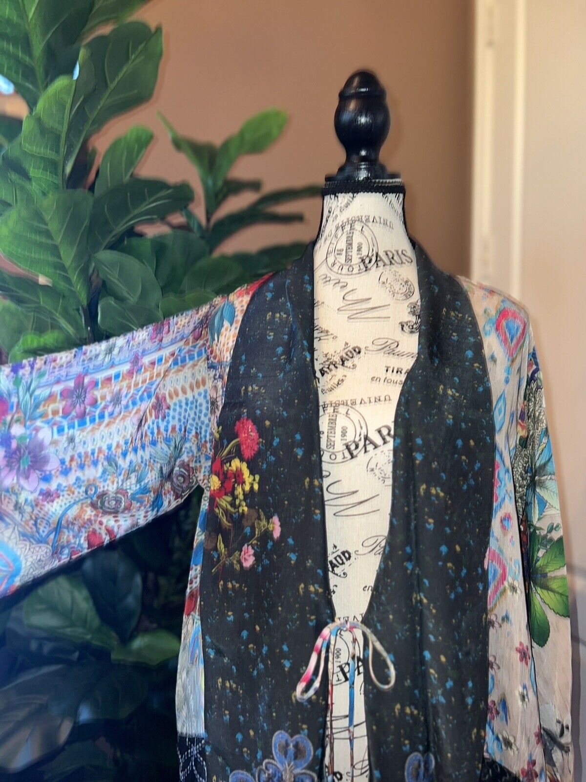 Johnny Was S Small OVERSIZED Silky Kimono Top Great Condition & Back Is STUNNING