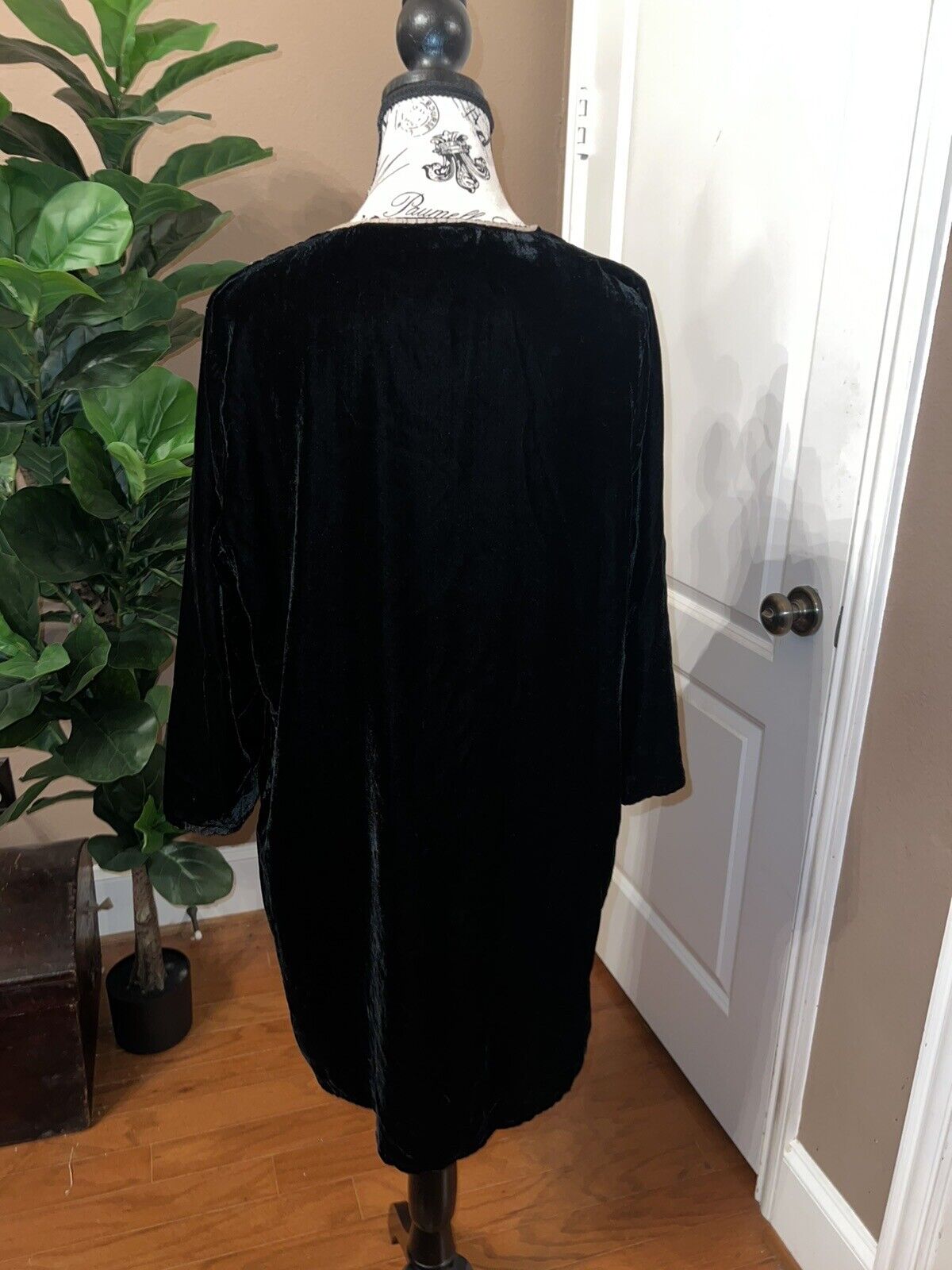 Johnny Was M Medium Black Velvet Heavily Embroidered Tunic Top Long Sleeve