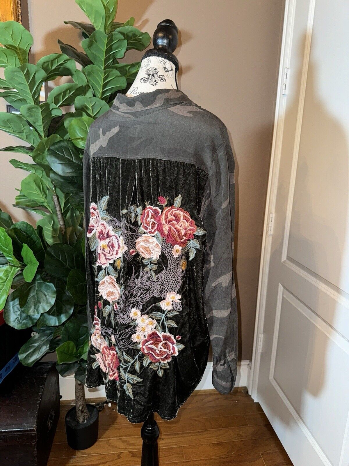 Johnny Was XL Camo Silk Velvet Dragon Roses Button Up Shirt Embroidered Top