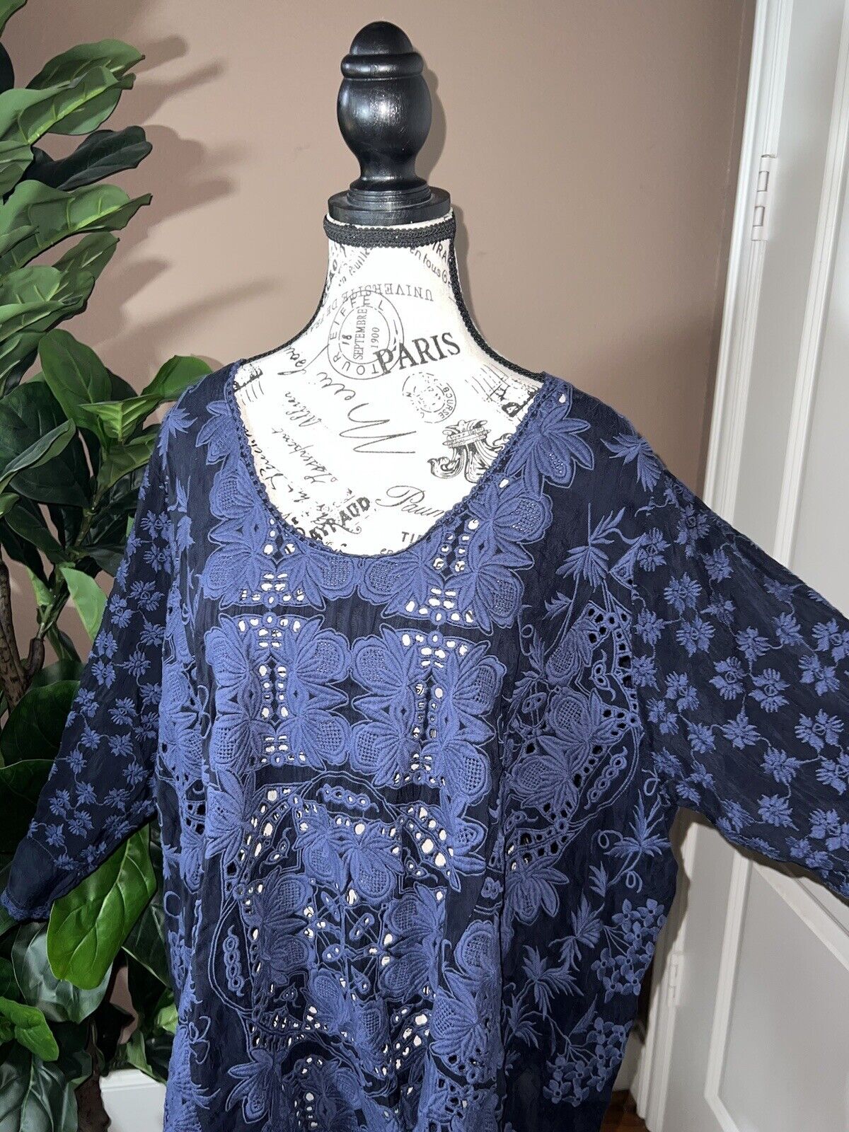 Johnny Was Sz XL Silky Navy Blue Tunic Top Tonal Eyelet Embroidery