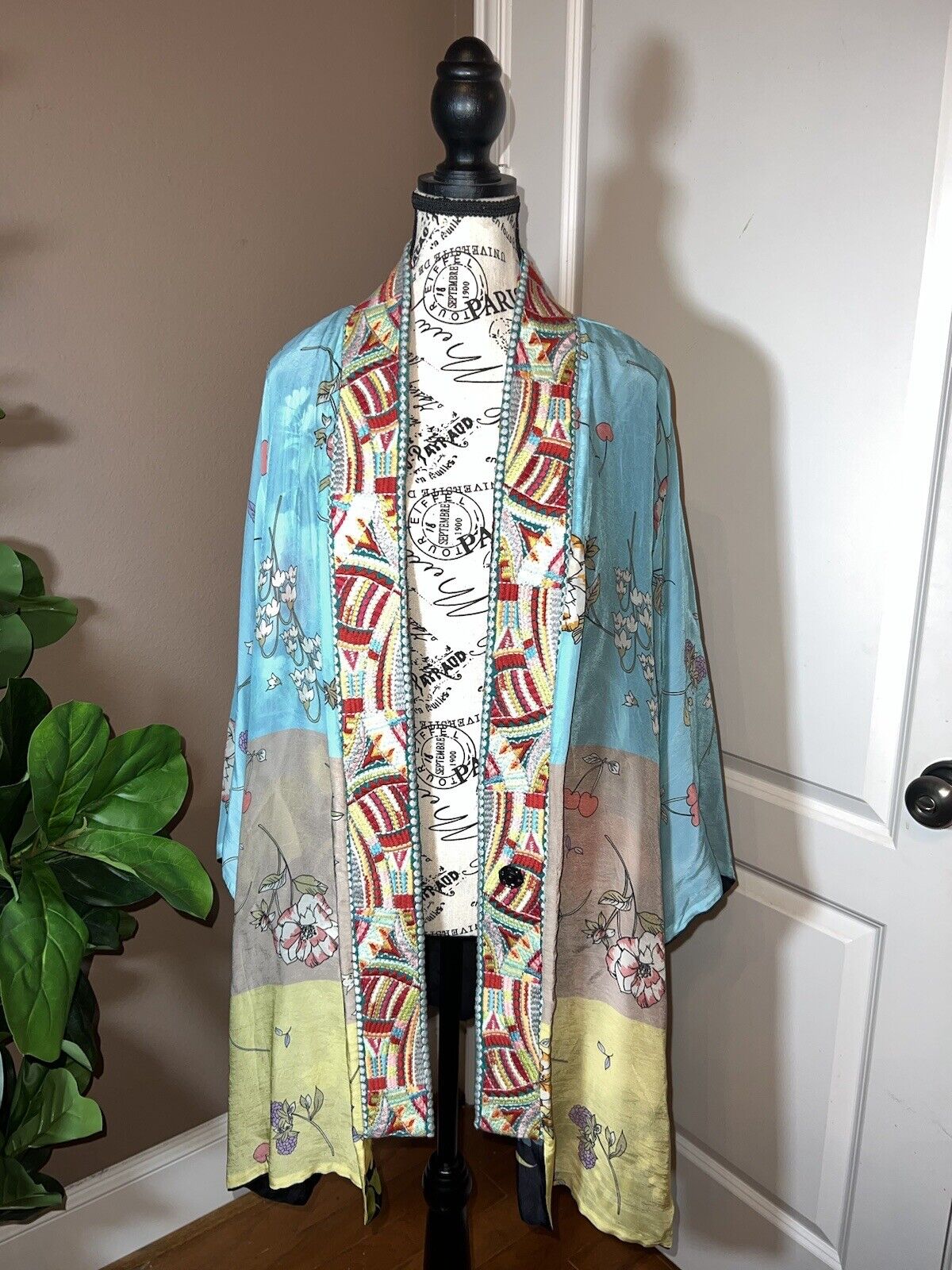 Johnny Was Sz XL Silky Kimono Duster REVERSIBLE Embroidered Wrap  RETIRED