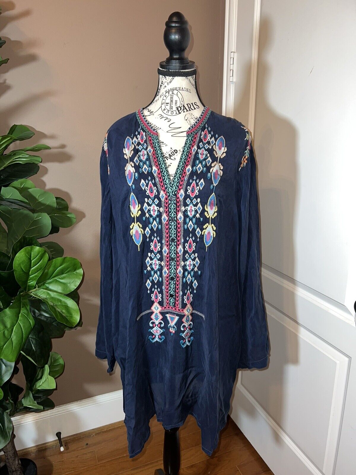 Johnny Was 3X 3XL Heavily Embroidered Silky Navy Tunic Top Kimono Sleeve