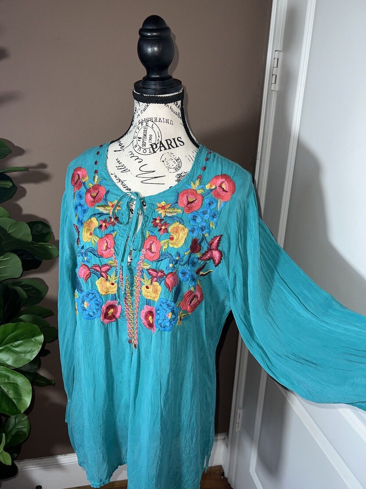 Johnny Was Silky Turquoise Embroidered Peasant Blouse Top Tunic L  Large SPRING