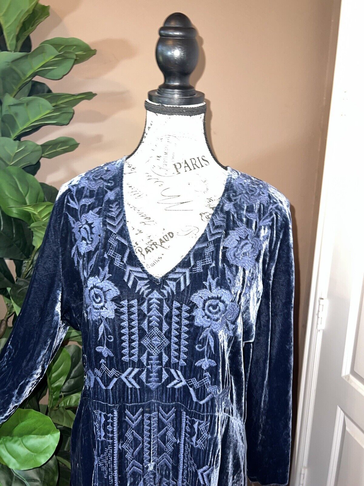 Johnny Was Blue Velvet Heavily Embroidered Mini Dress Long Sleeve Sz L Large