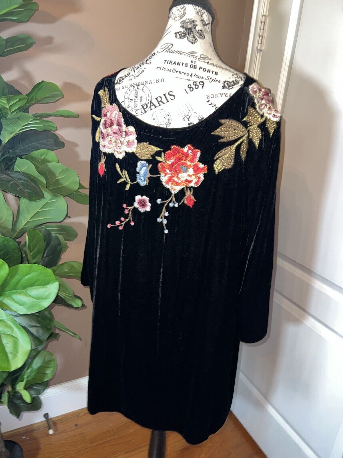 Johnny Was 3X 3XL XXXL Black Velvet Heavily Embroidered Tunic Top Kimono