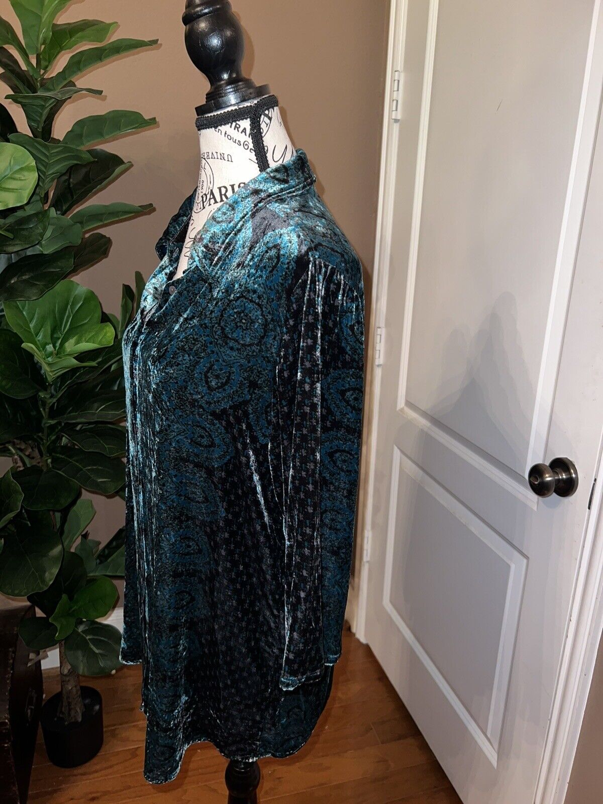 Johnny Was Turquoise Green Velvet Tunic Top Long Sleeve Button Up Sz M Medium