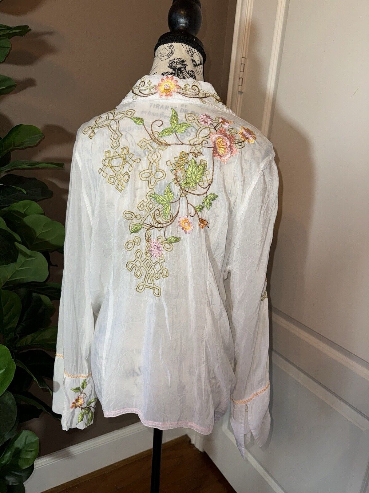 Johnny Was XL White Button Up Blouse Top Pink Floral & Bird Embroidered