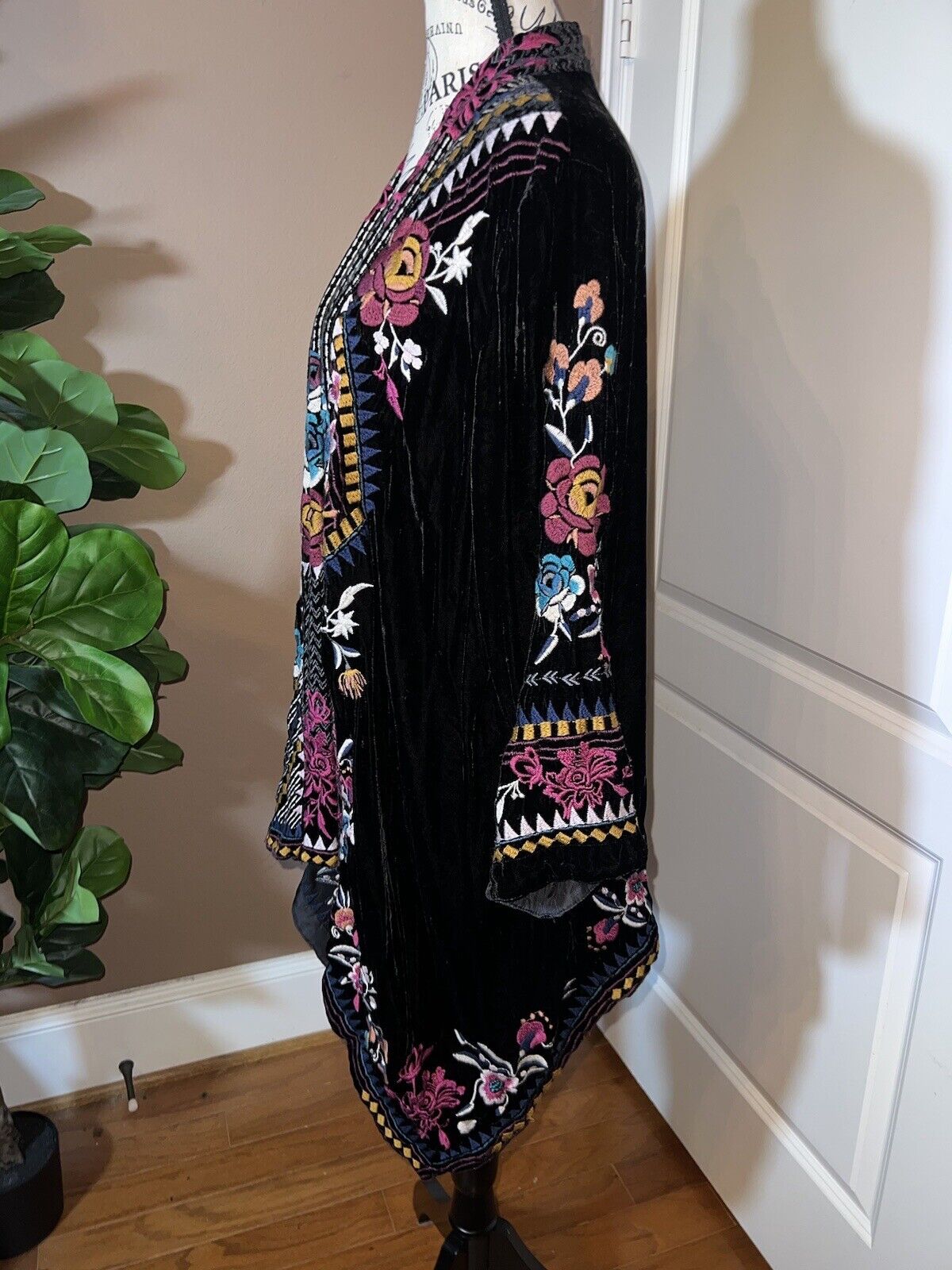 Johnny Was Black Velvet L Large Oversized Embroidered Wrap Duster Kimono