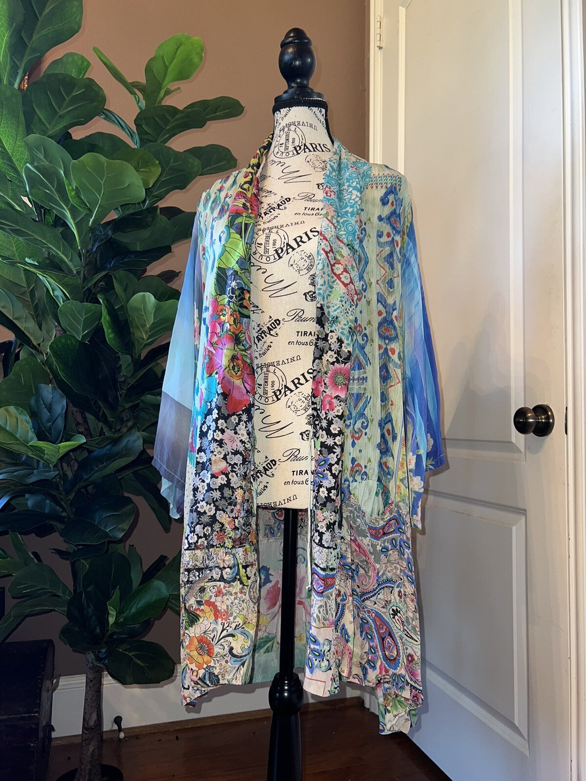 Johnny Was M 100% Silk Kimono Top Lightweight Cool Florals Pastels Cardigan Wrap Johnny Was