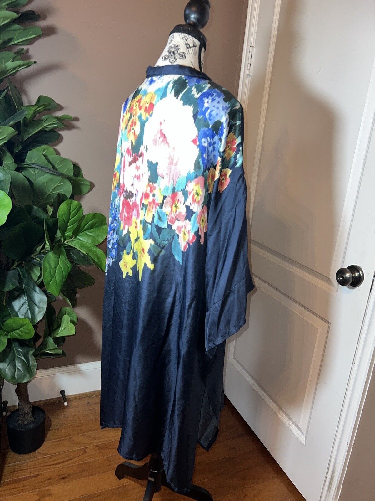 Johnny Was 100% Silk Navy  Floral Tunic Top Kimono 2X 2XL XXL  Watercolor