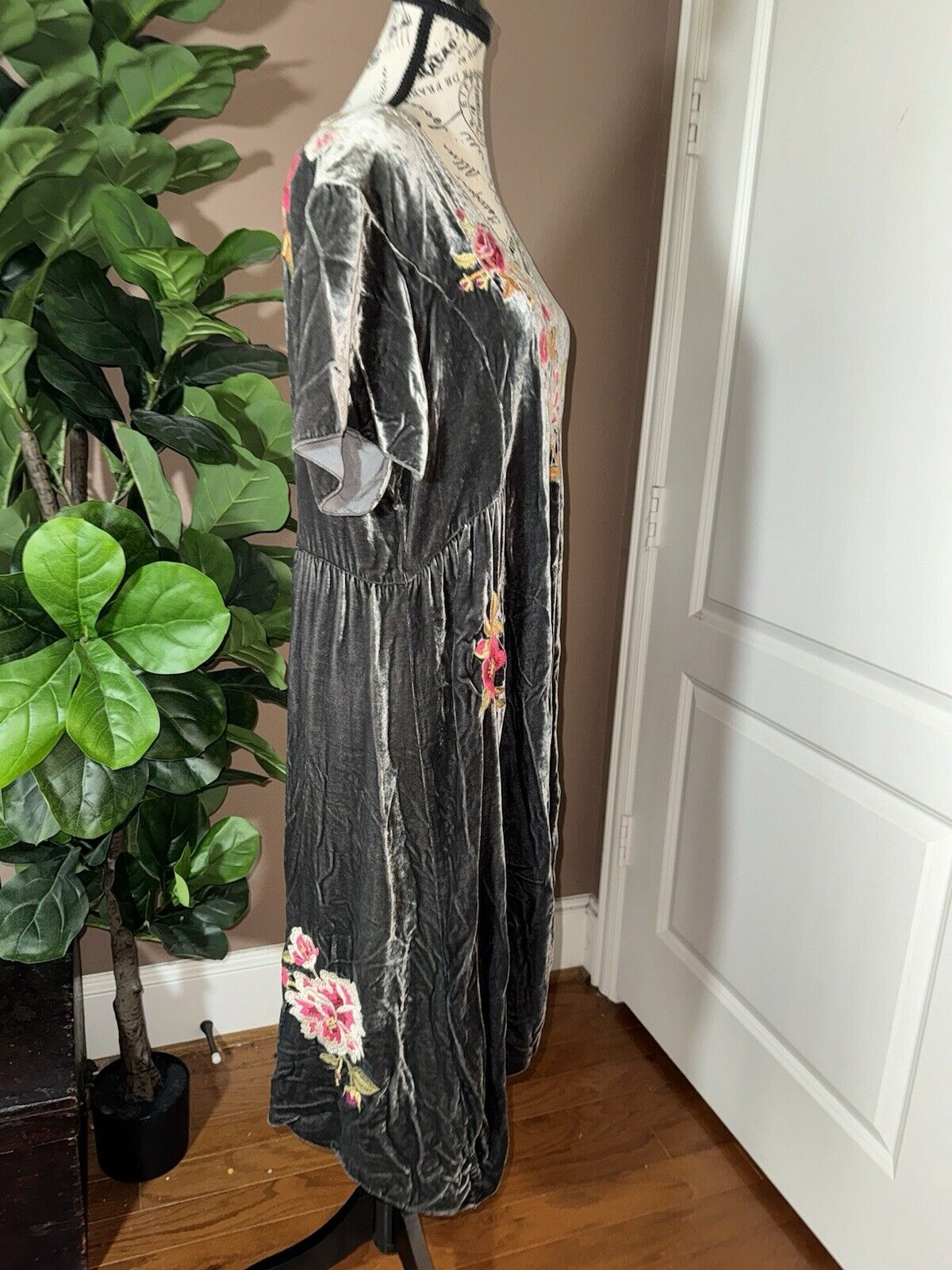 Johnny Was Sz L Large Midi Dress Grey Velvet Floral Asymmetrical Hem