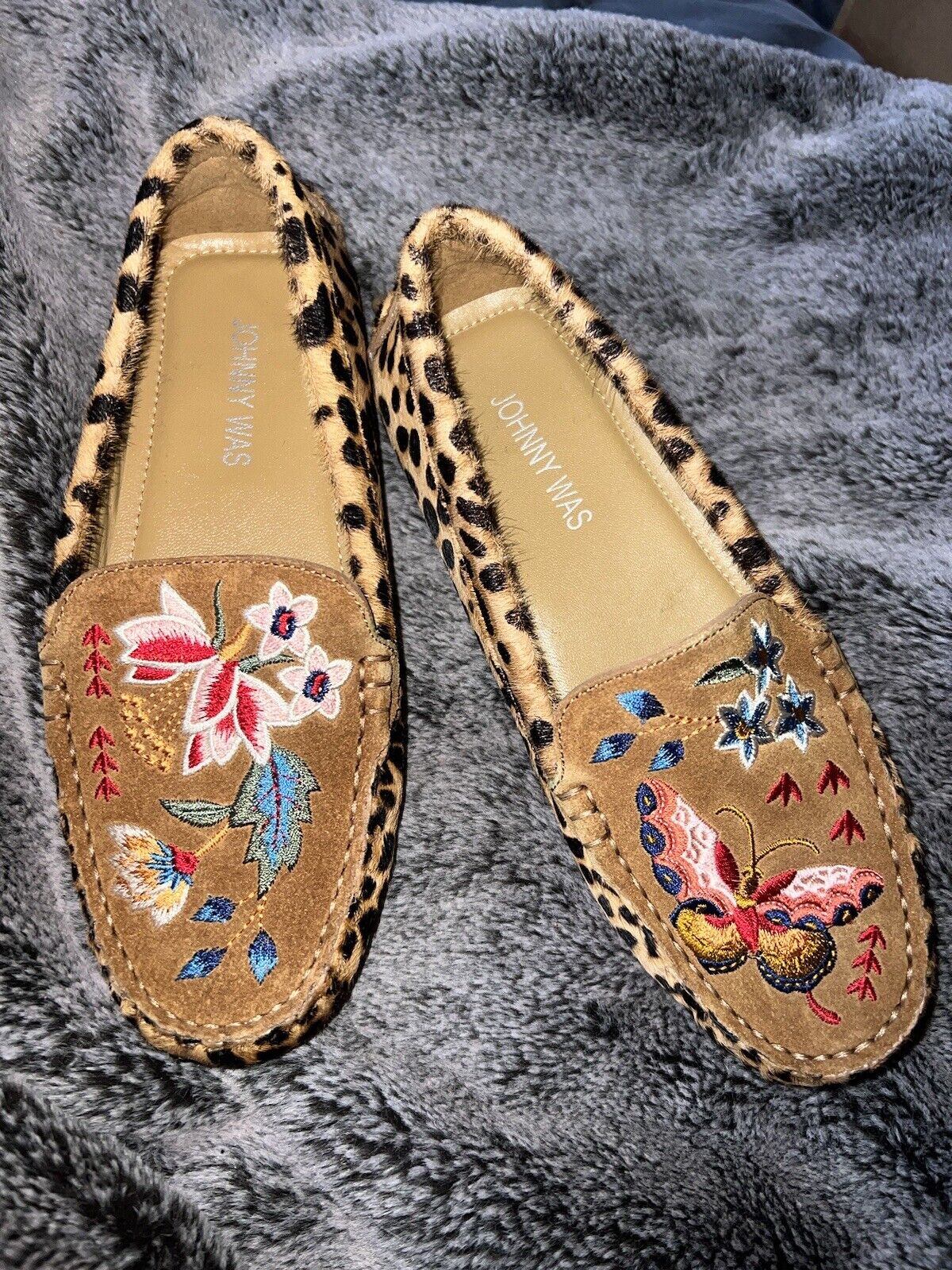 Johnny Was Leopard Print Calf Hair Embroidered Moccasins   Sz 6