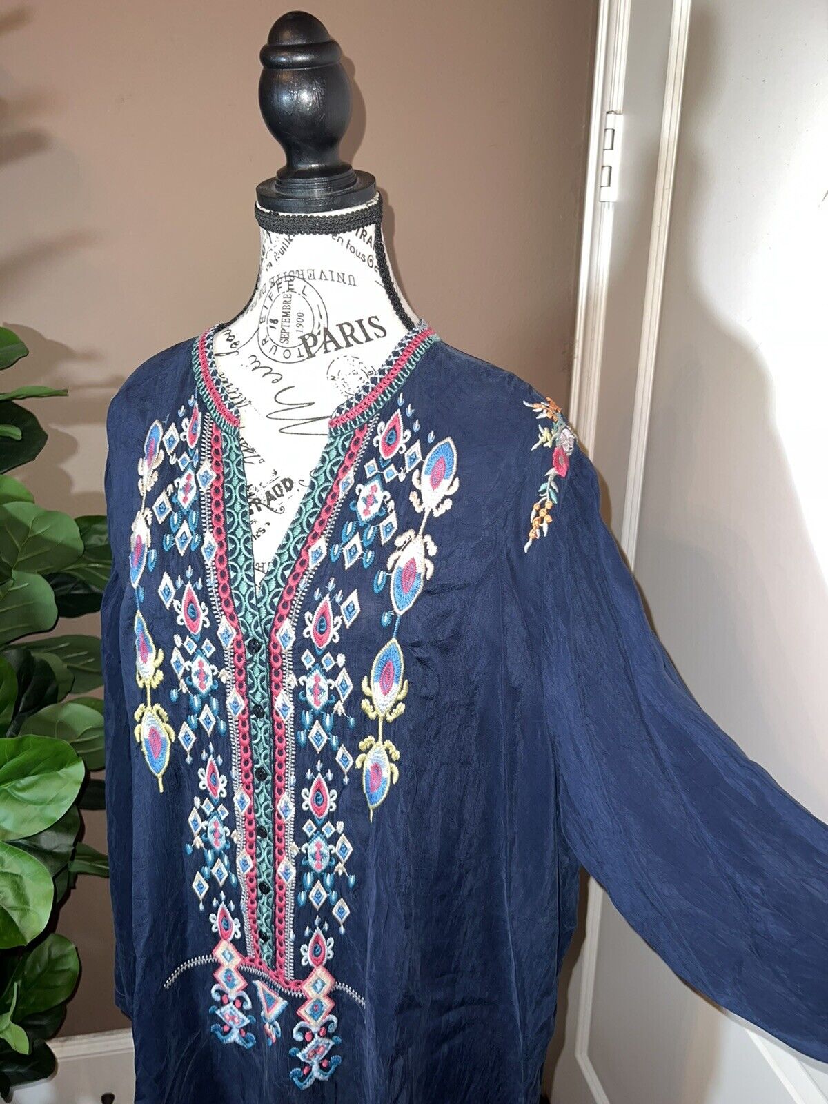 Johnny Was 3X 3XL Heavily Embroidered Silky Navy Tunic Top Kimono Sleeve