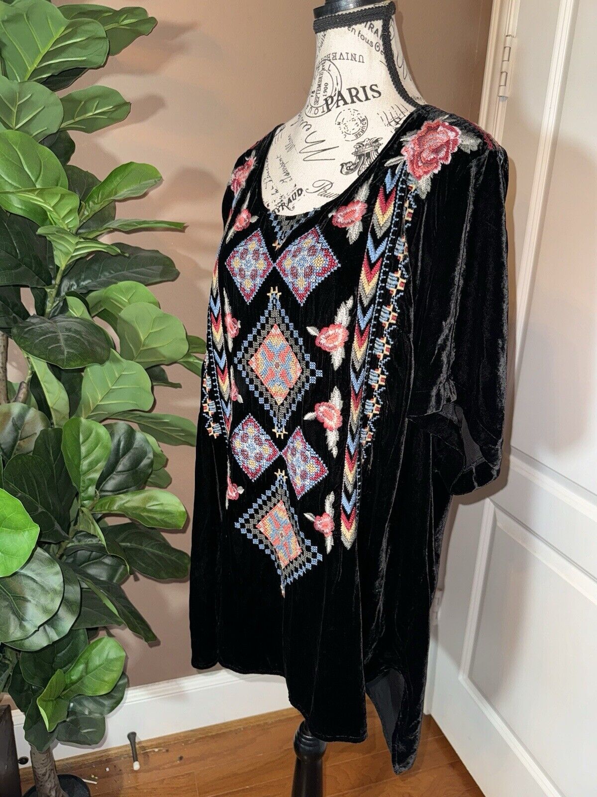 Johnny Was 3X 3XL XXXL Black Velvet Heavily Embroidered Tunic Top Mini Dress