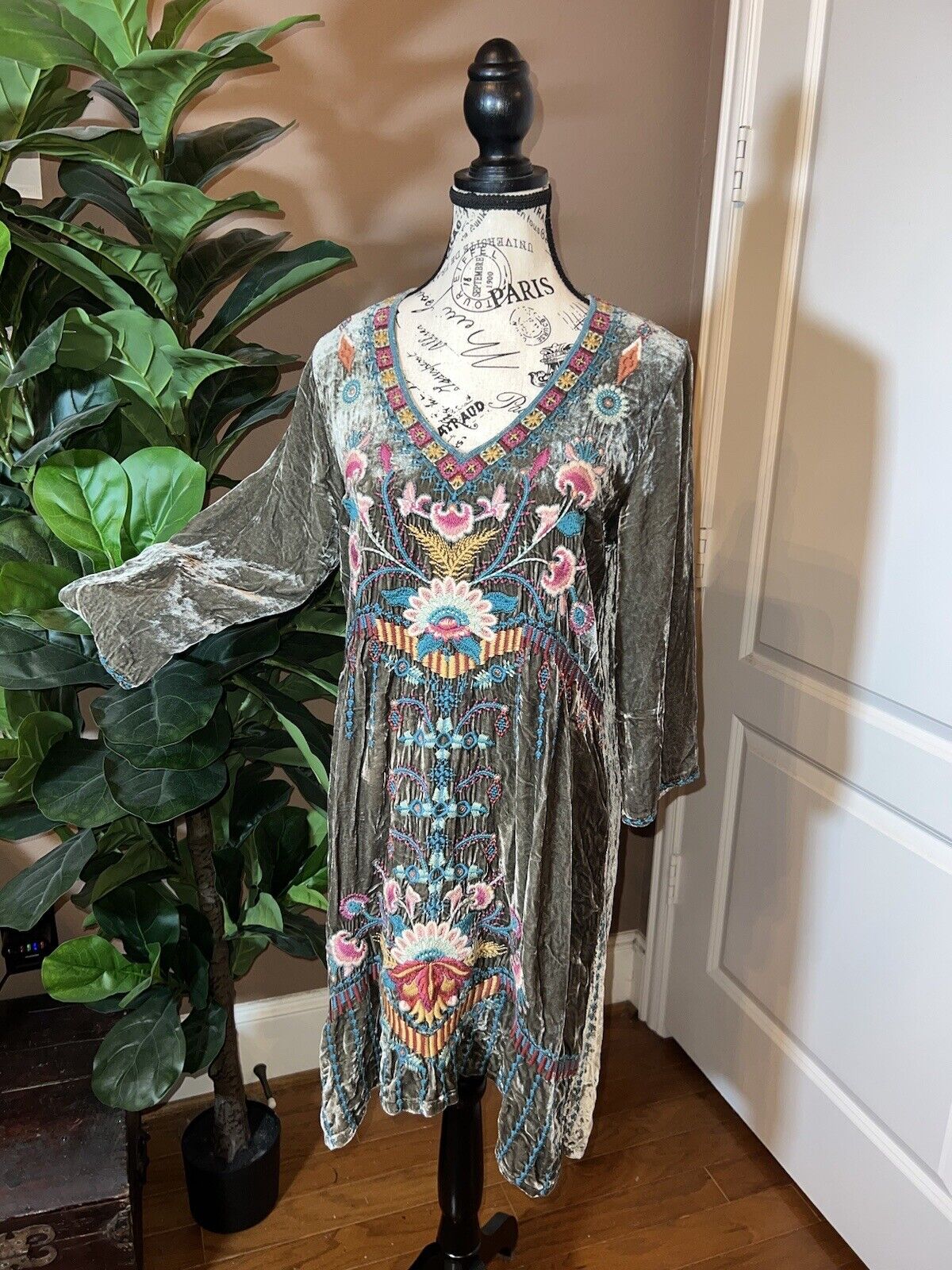 Johnny Was M Medium Grey Velvet Kimono Tunic Mini Dress STUNNING Embroidery