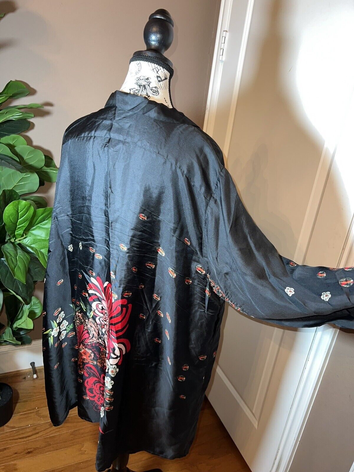 Johnny Was XL 1X 100% Silk Black & Floral Blouse Button Up Tunic Top Kimono