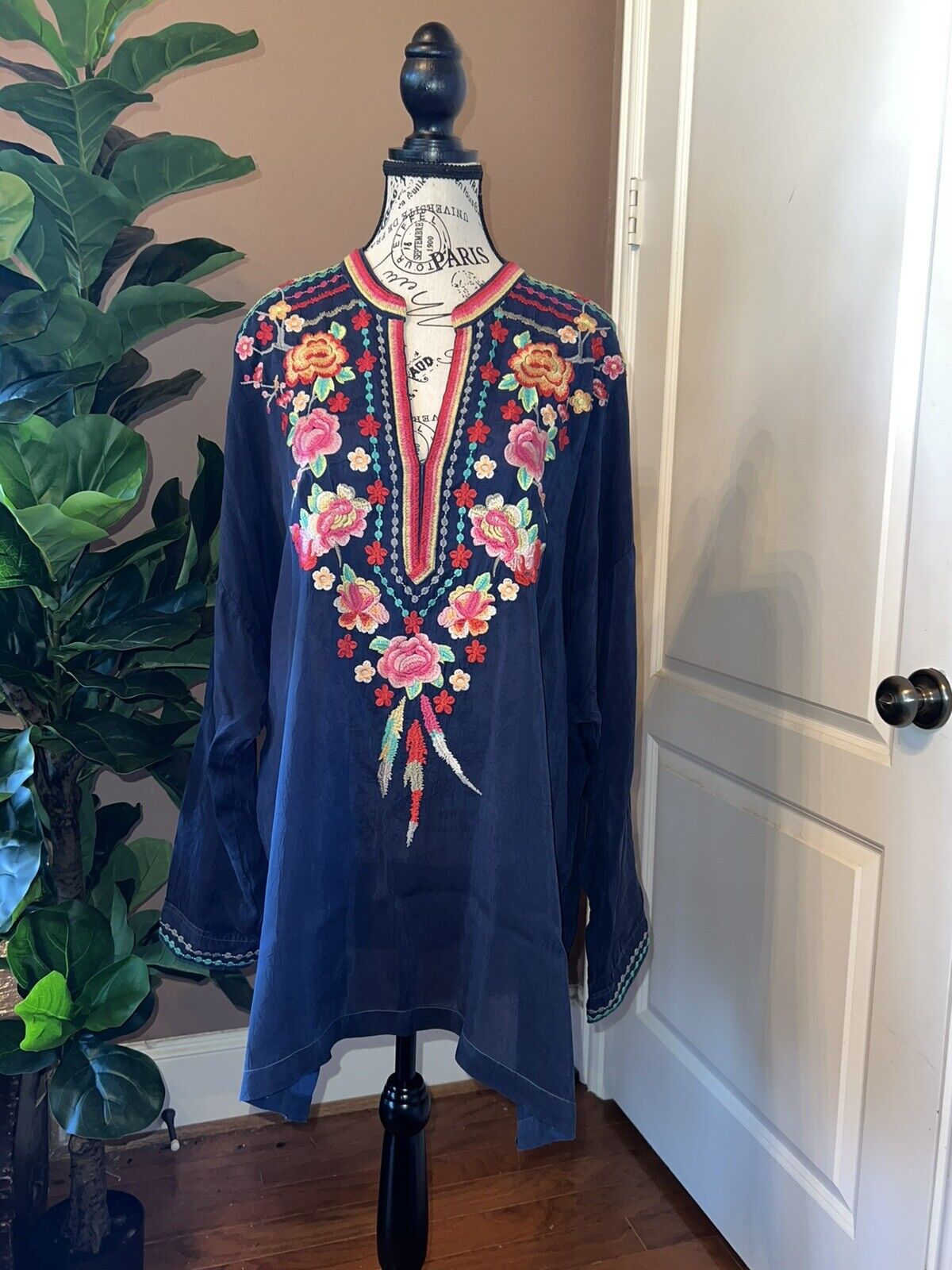 Johnny Was Sz L Large Heavily Embroidered Silky Navy Tunic Top Kimono Sleeve