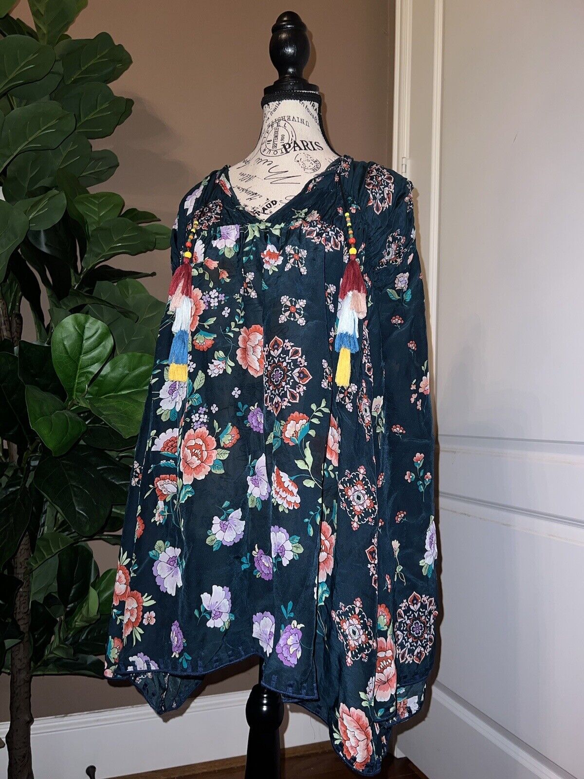 Johnny Was Silky Navy Floral Gathered Tunic Top With Tassels Sz XL 1X 1XL