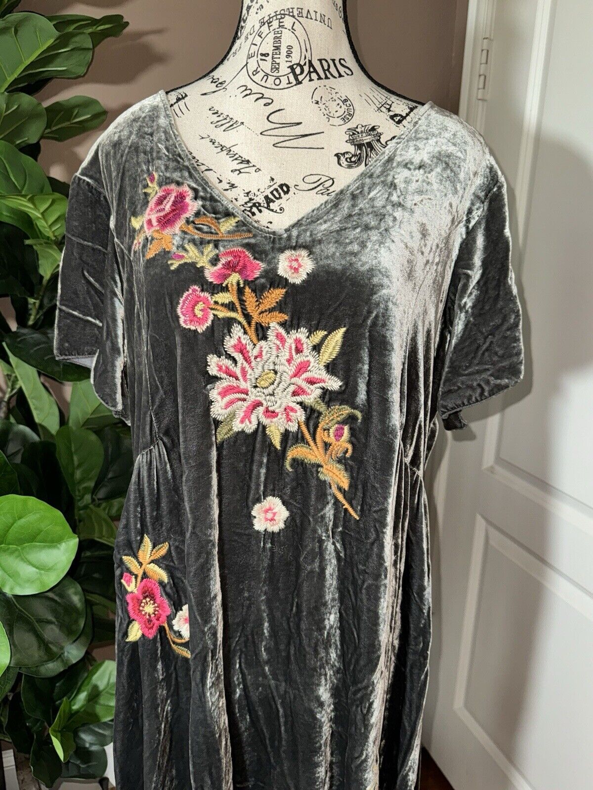 Johnny Was Sz L Large Midi Dress Grey Velvet Floral Asymmetrical Hem