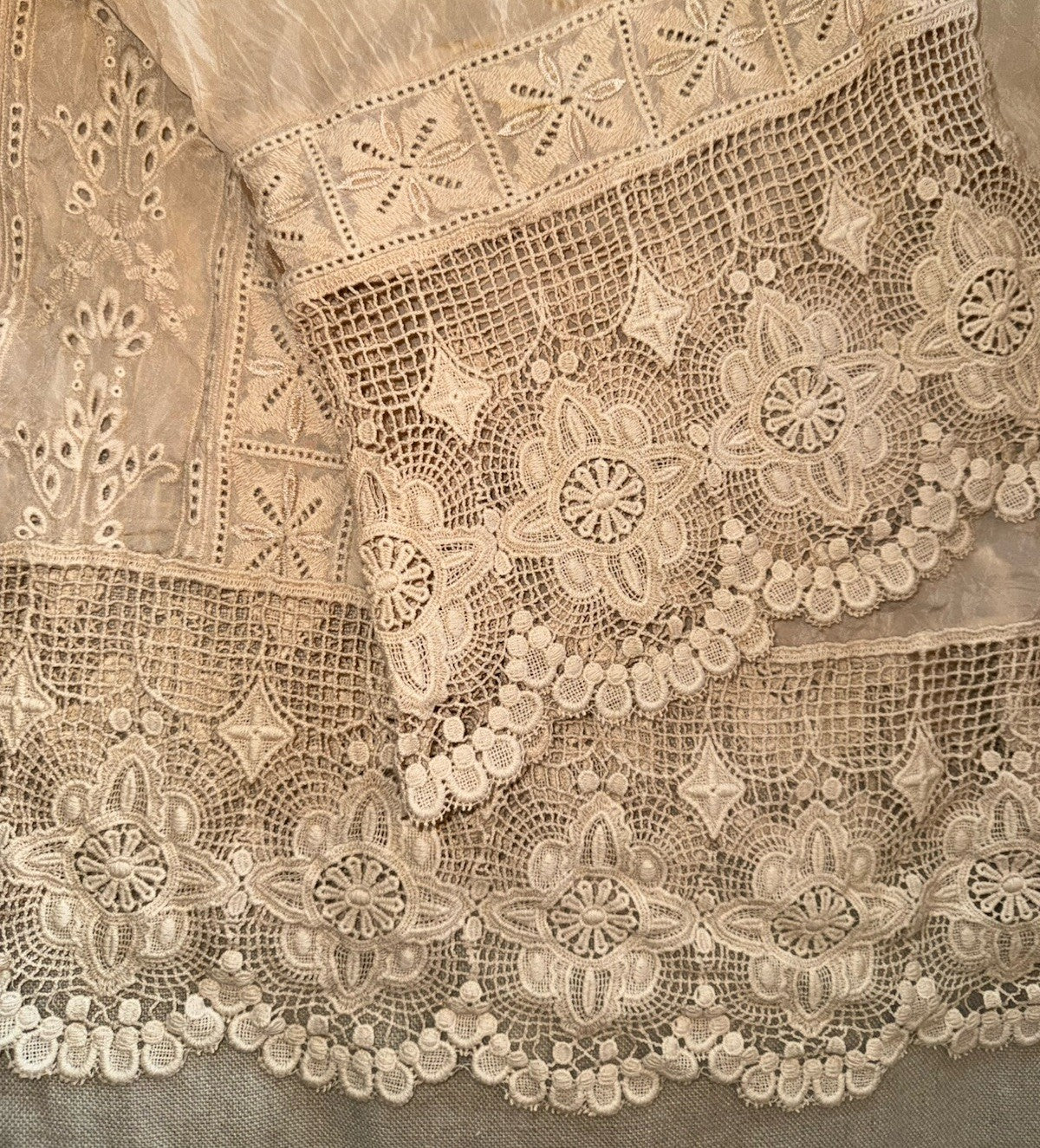 https://i.ebayimg.com/00/s/MTMyNVgxMjAw/z/~ZsAAeSwCbZp~MM9/$_57.JPG