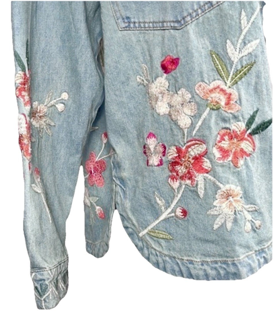 Johnny Was XL Denim Jacket Shacket Coat Embroidered Roses Light Wash Johnny Was
