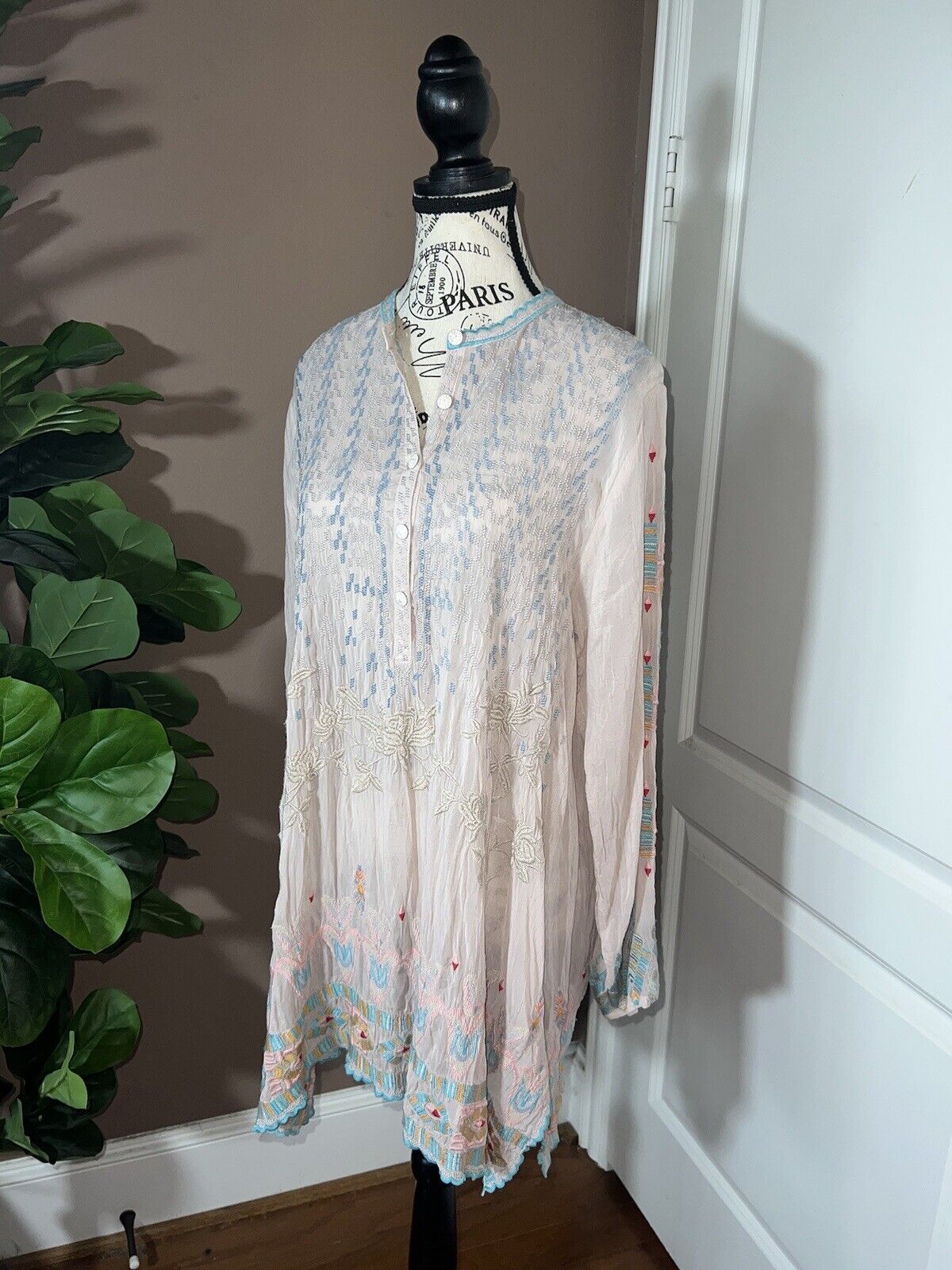 Johnny Was Pale Pink Embroidered Silky Tunic Top Mini Dress M Medium SUMMER