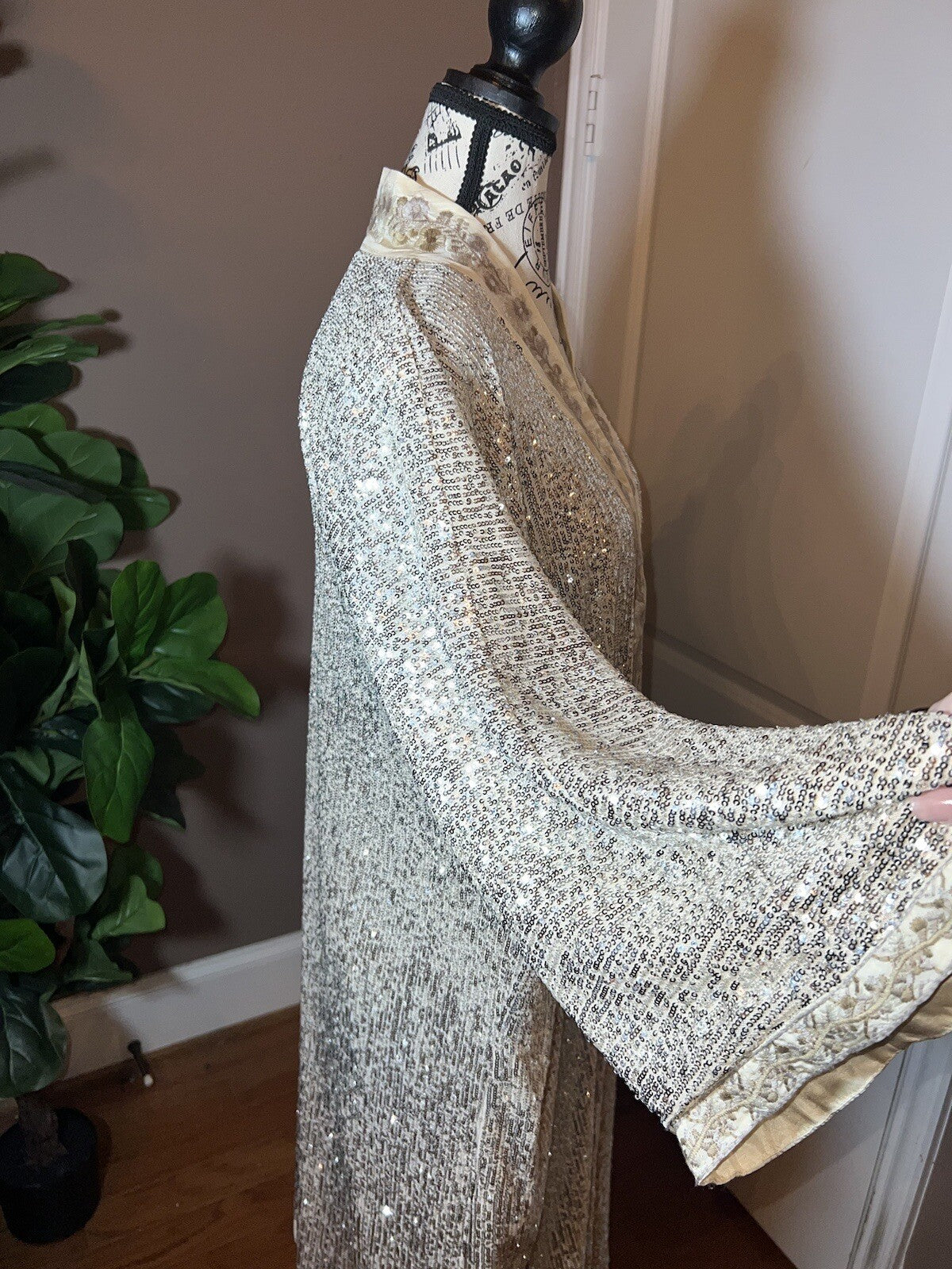 Johnny Was M Silk & Sequins Ivory KIMONO Long Duster Wrap PTP-28” OVERSIZED Johnny Was