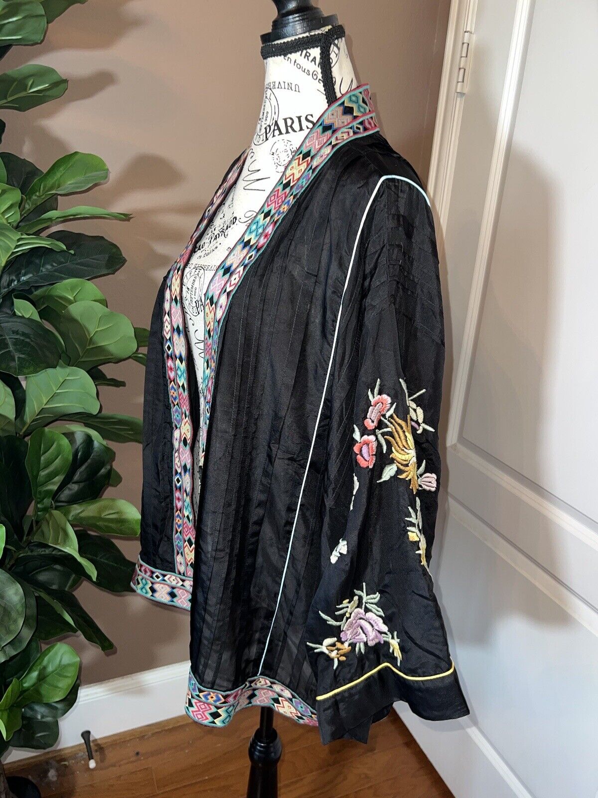 Johnny Was 100% Silk Black Kimono XXL 2X 2XL Floral Embroidered Jacket