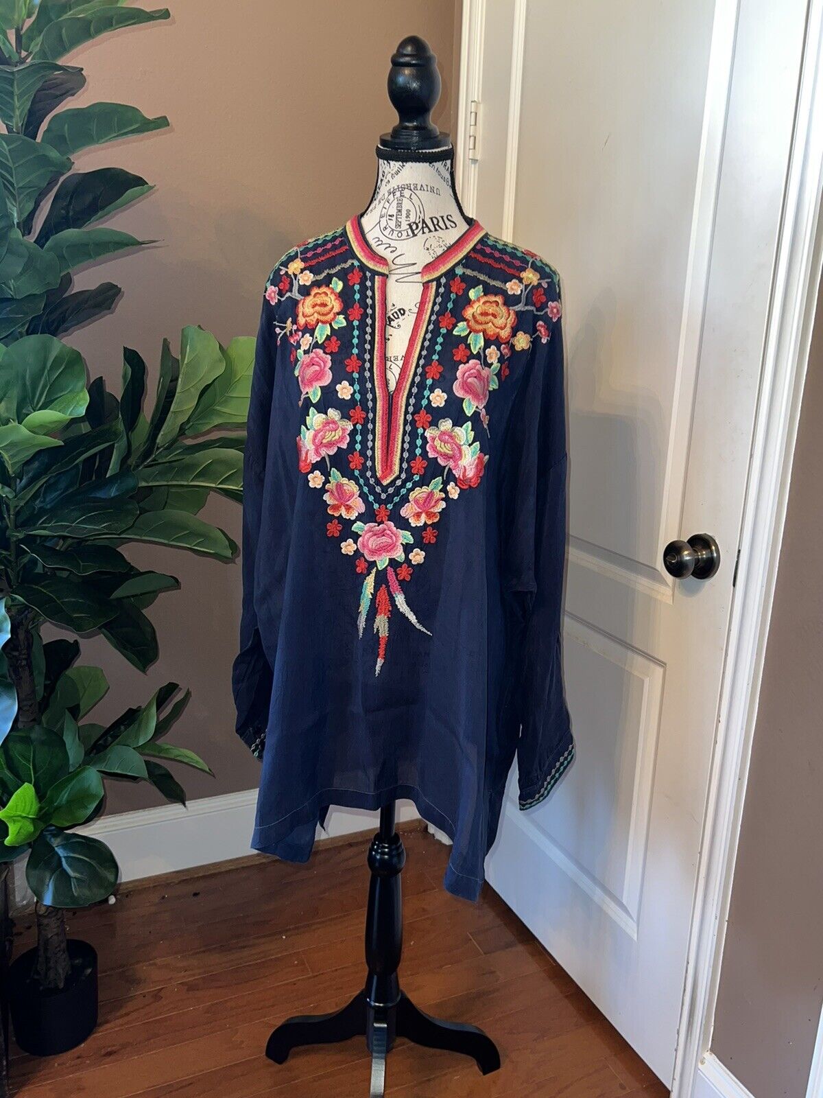 Johnny Was Sz XL Heavily Embroidered Silky Navy Tunic Top Kimono Sleeves