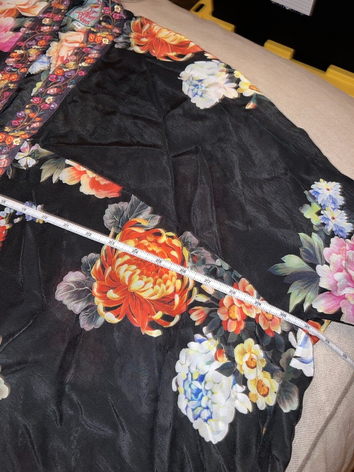 Johnny Was Silky Floral Kimono  1X 1XL XL Heavily Embroidered & Pockets