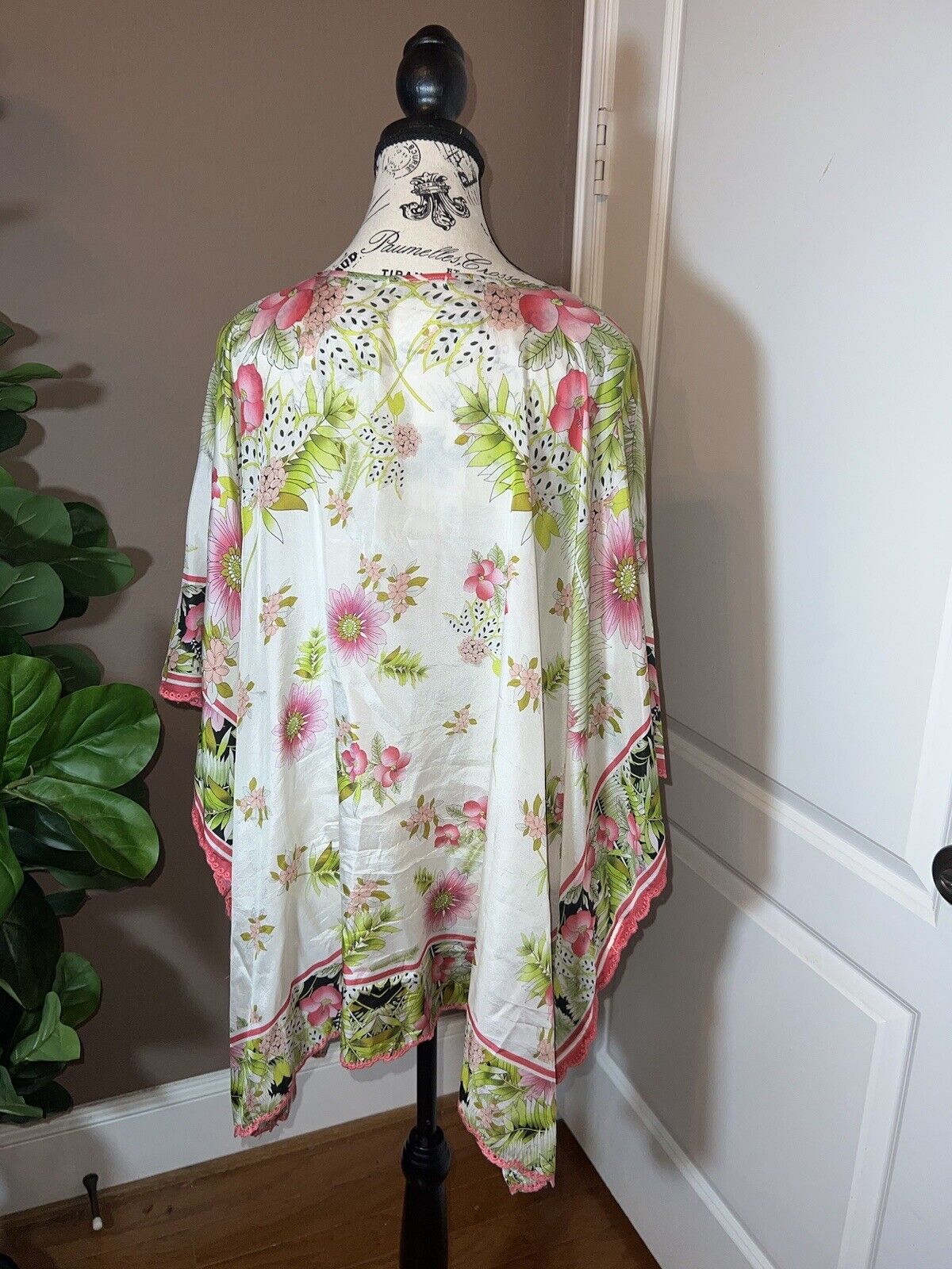 Johnny Was O/S 100% Silk Kimono Wrap Top Cover Up With Tassels SPRING & Summer