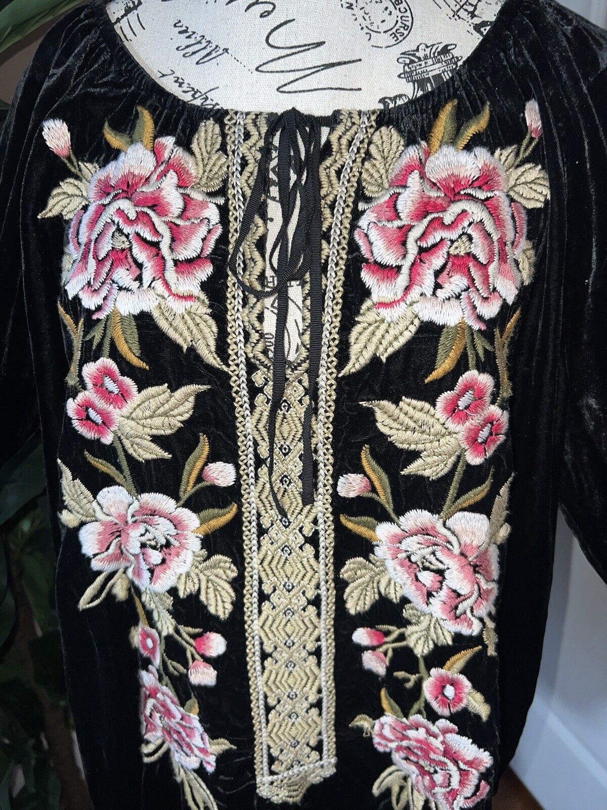 Johnny Was Black Velvet Heavily Embroidered Tunic Top L Large Peasant