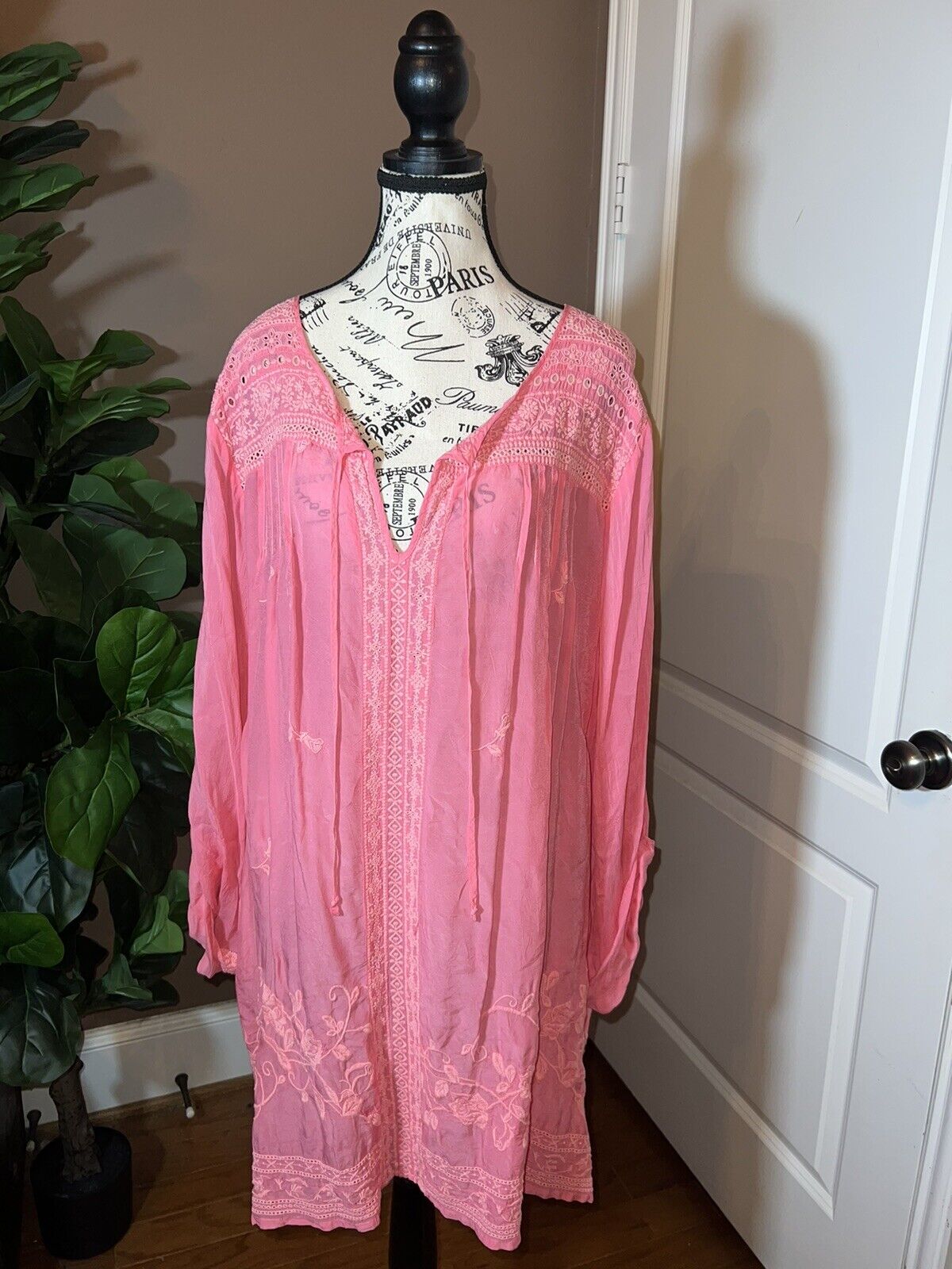 Johnny Was Embroidered Silky Tunic Top Pink Eyelet Lace 2X 2XL XXL Beautiful