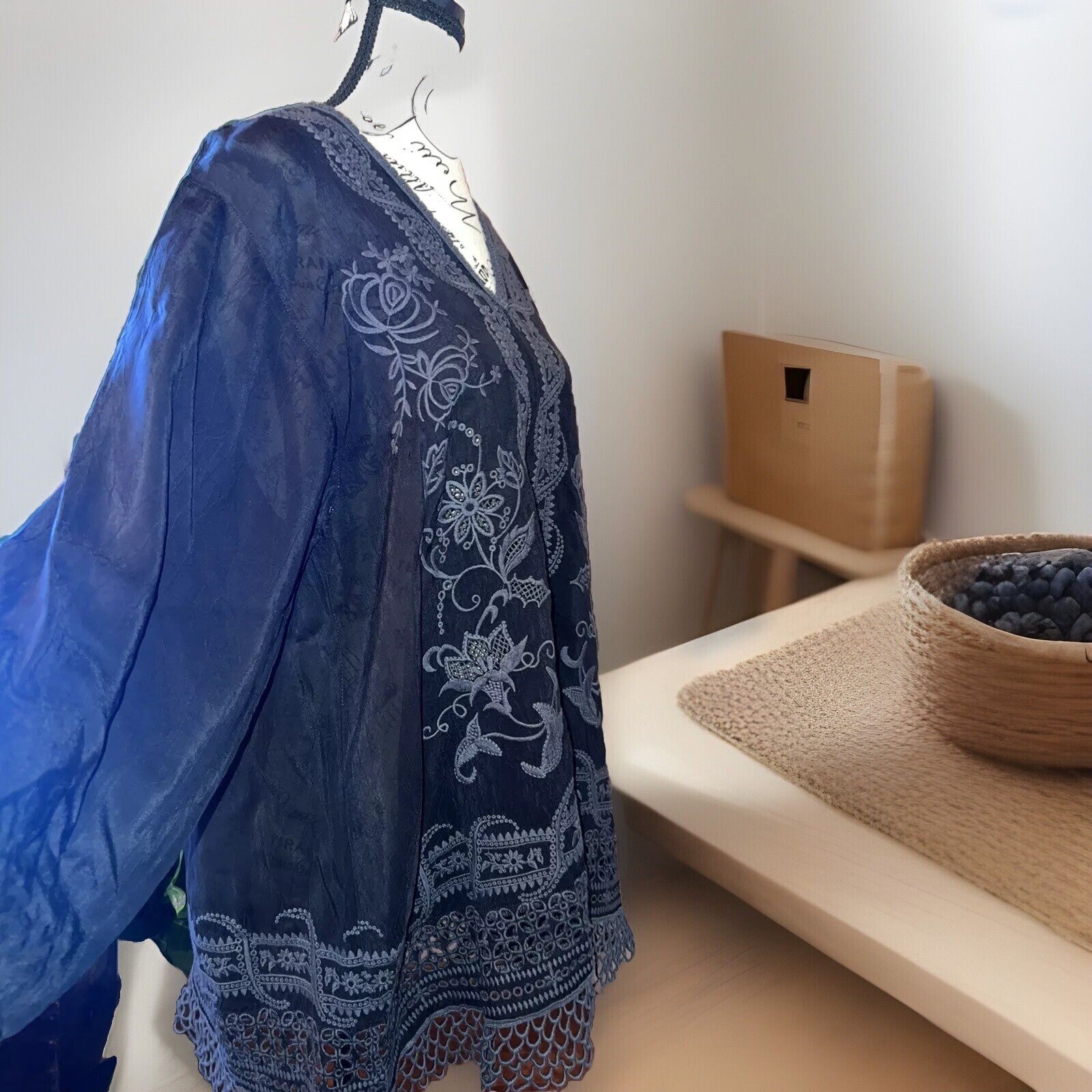 Johnny Was M Black Tunic Top Eyelet & Lace Silky Kimono Sleeves Lightweight Cool Johnny Was