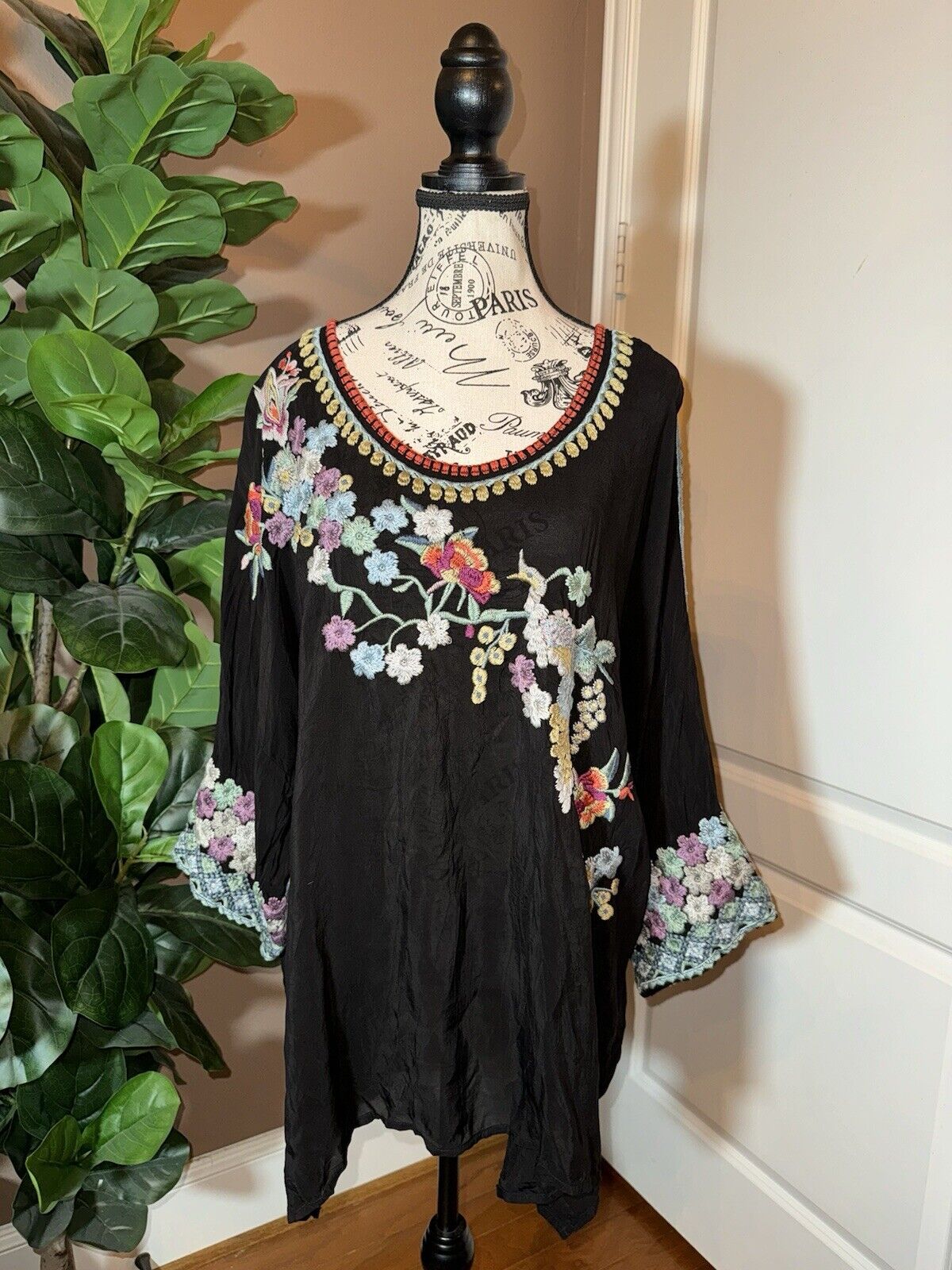 Johnny Was 3X 3XL Black Tunic Top Embroidered Peasant Blouse Floral Shirt