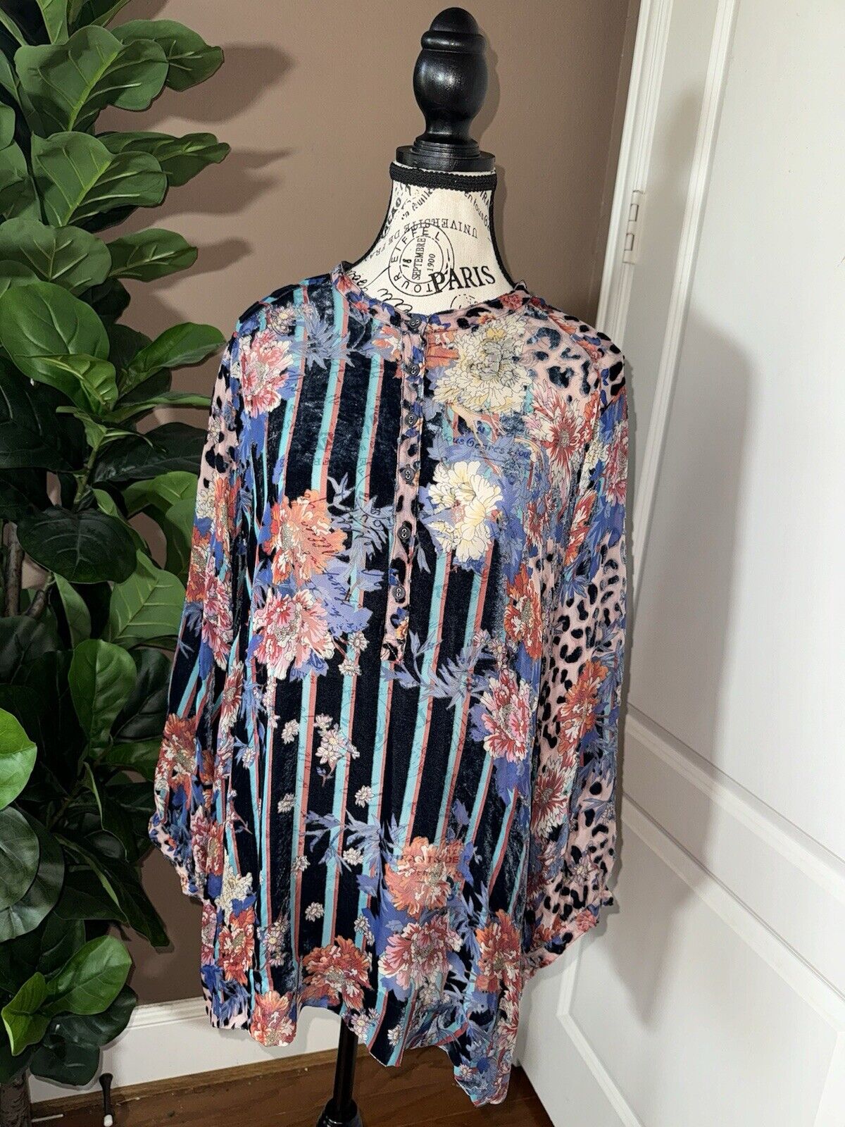 Johnny Was 1X XL Burnout Silk & Blue Velvet Floral Animal Print Tunic Top