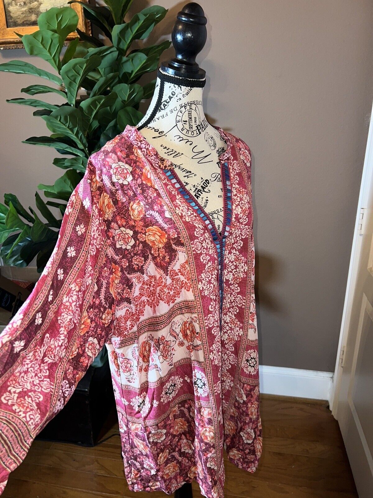 Johnny Was Beautiful Embroidered Tunic Kimono Silky Feel Gorgeous Flowers Sz 1X