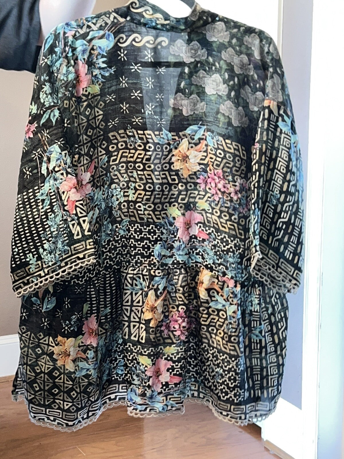 Johnny Was 100% Silk Kimono Sz M Tunic Top Black Floral Wrap Johnny Was