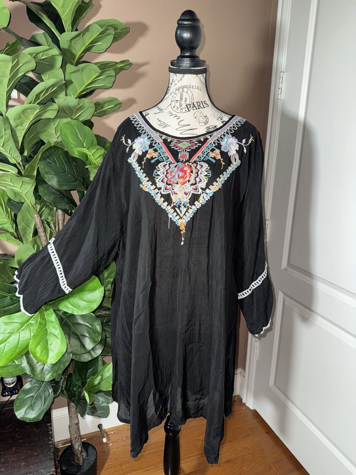 Johnny Was 3x 3XL Tunic Top Black Mini Dress Embroidery Excellent Condition