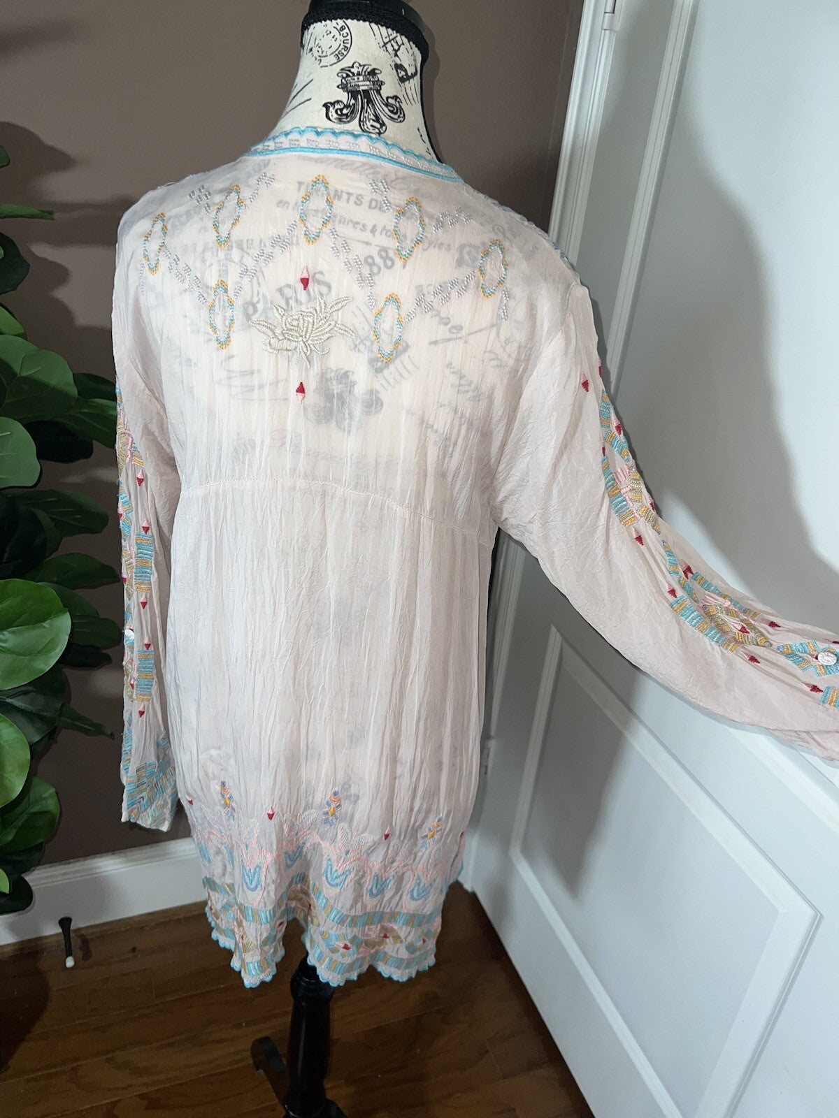 Johnny Was M Pale Pink Tunic Top Embroidered Silky Mini Dress Lightweight Cool Johnny Was