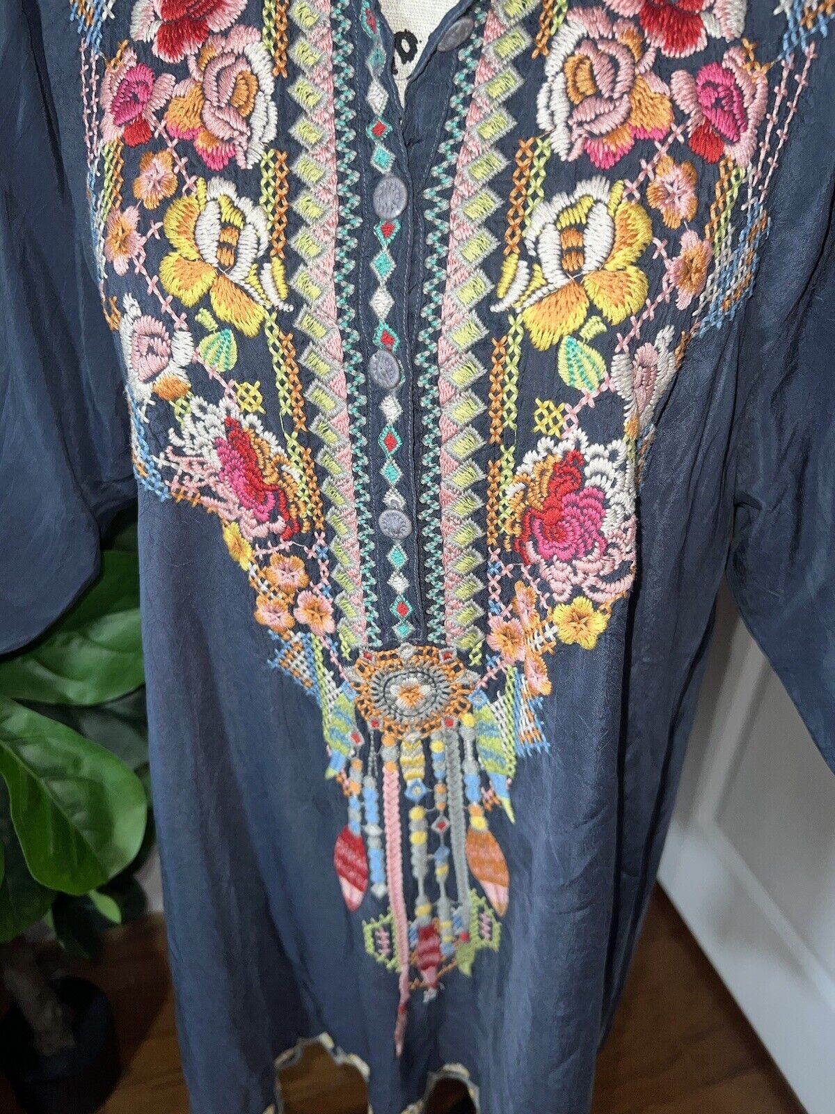 Johnny Was Sz L Large Heavily Embroidered Silky Navy Tunic Top Kimono Sleeve