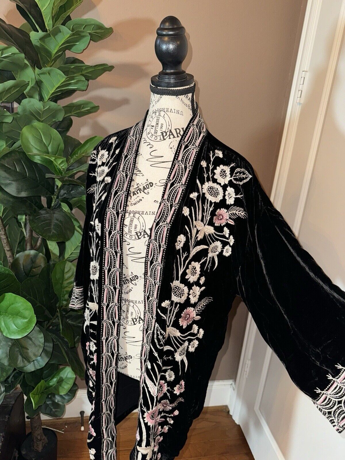 Johnny Was Black Velvet Long Kimono Duster Wrap M Medium Embroidered