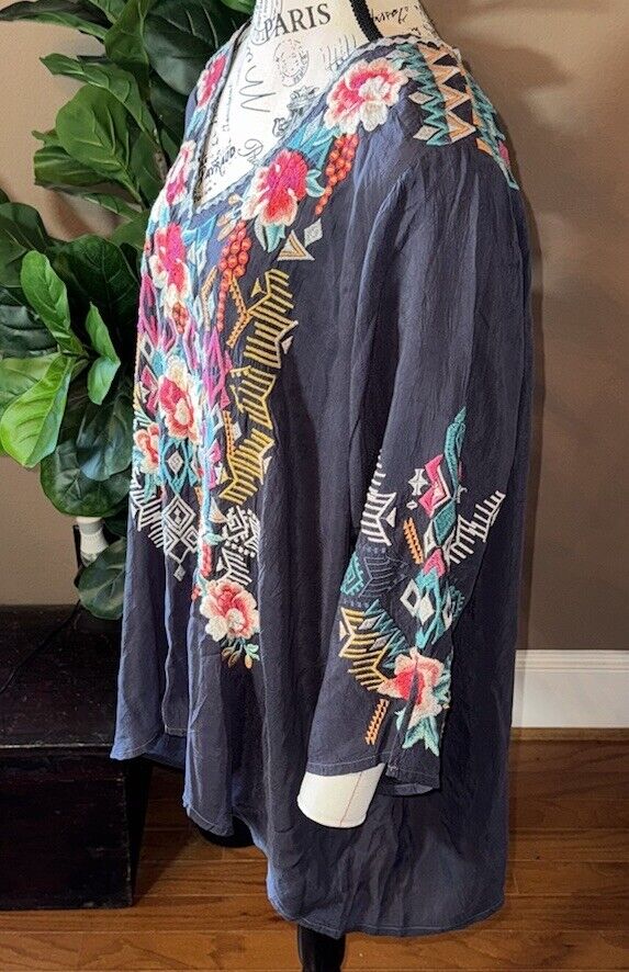 Johnny Was 3x 3XL Tunic Top Navy Silky Swing Hem Embroidered Peasant Blouse