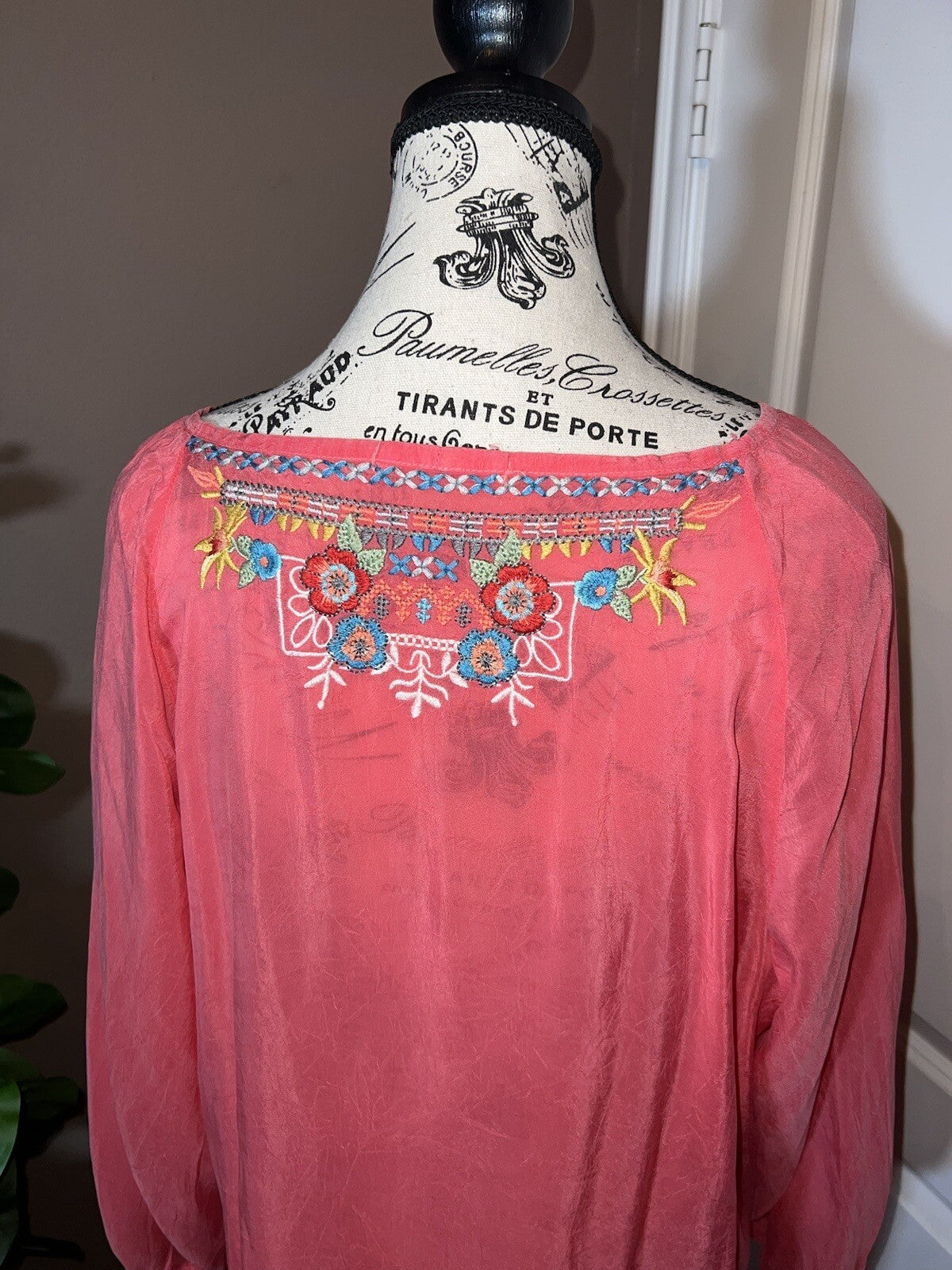 Johnny Was Sz XL Silky Soft Cool Pink Tunic Top Blouse Lightweight Embroidery Johnny Was