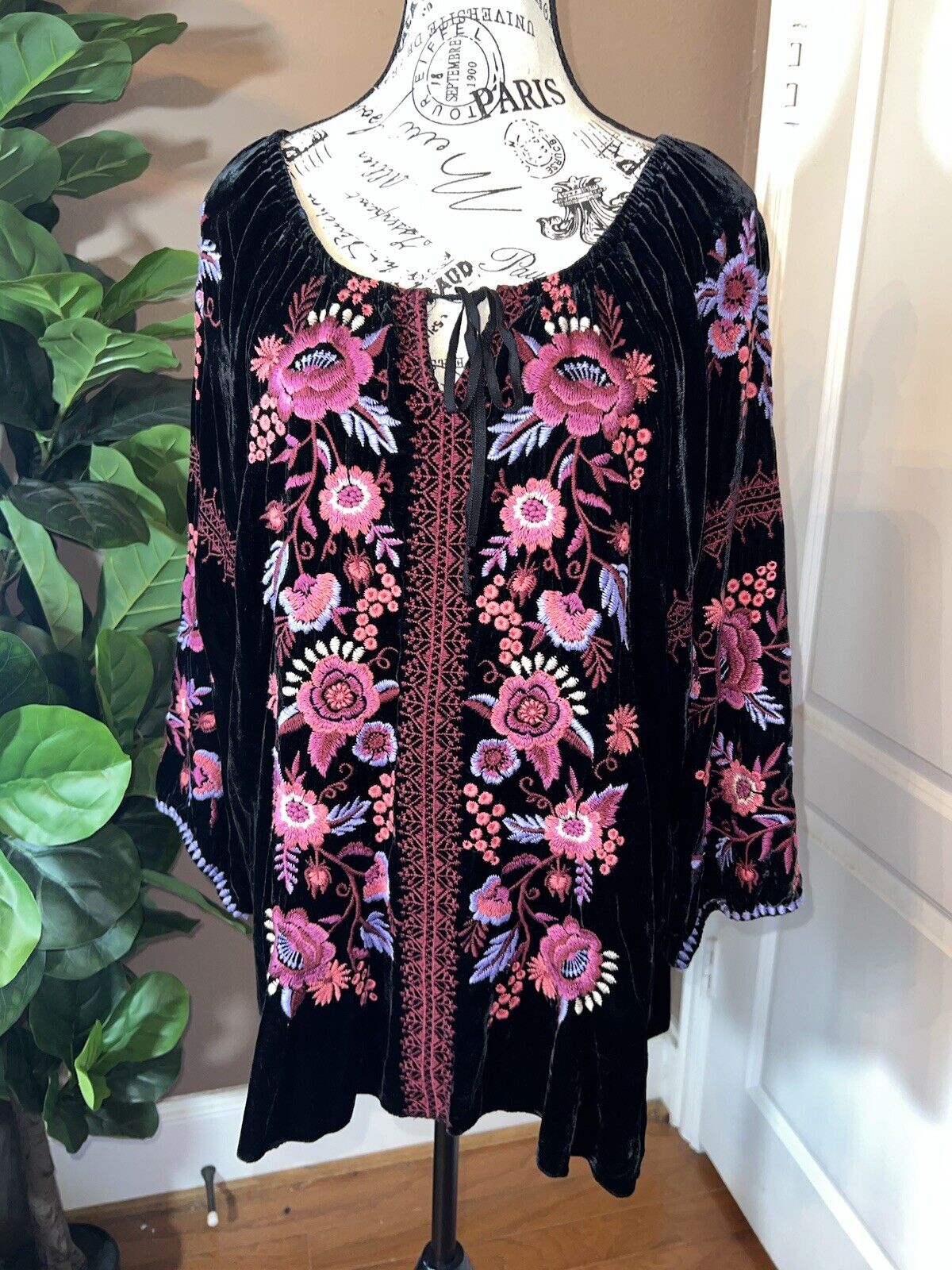 Johnny Was Black & Pink Velvet Heavily Embroidered Tunic Top XL 1X Peasant