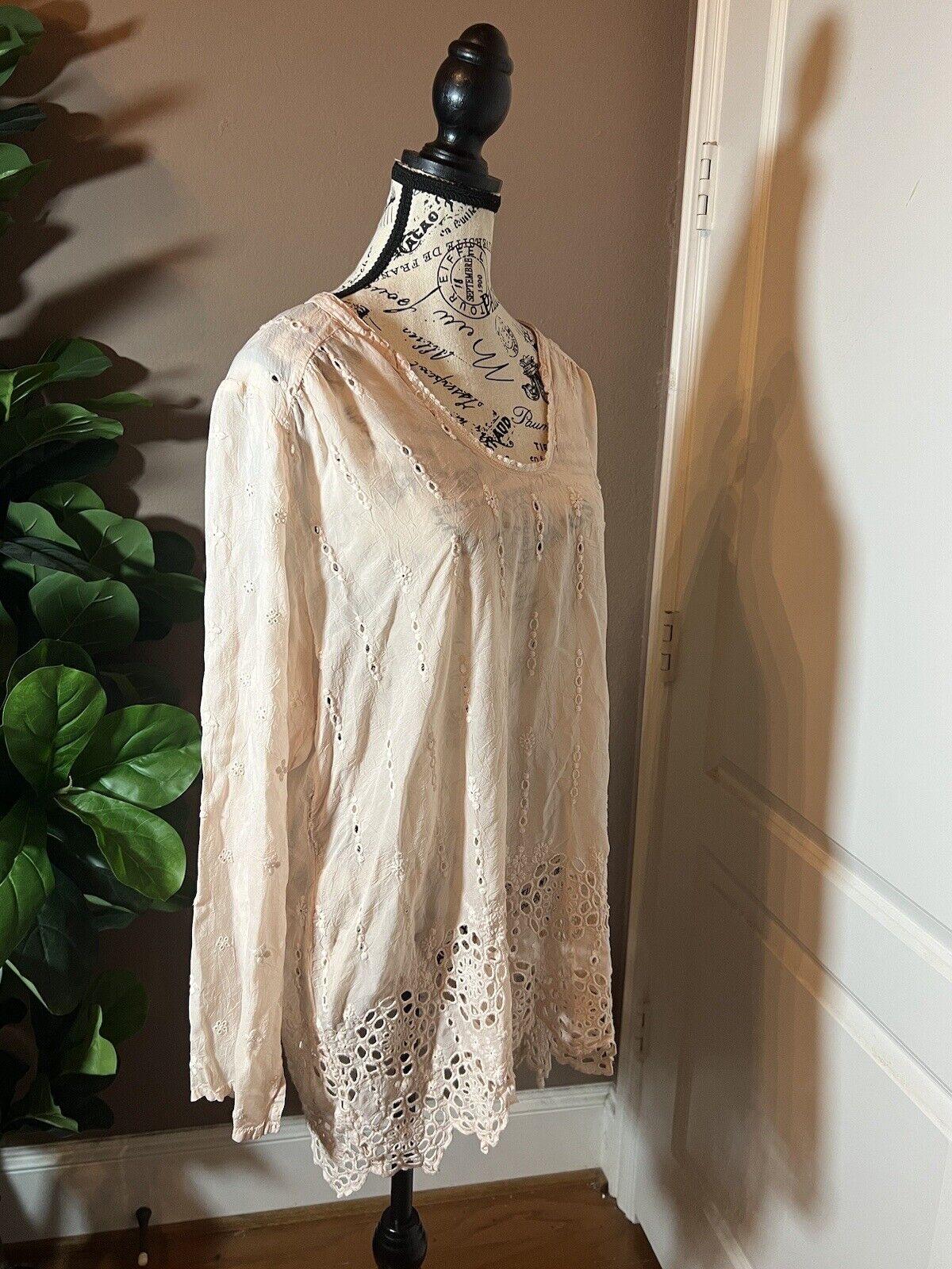 Johnny Was Silky Soft Pink Blouse Top Tunic Eyelet Lace Sz L  Large SPRING