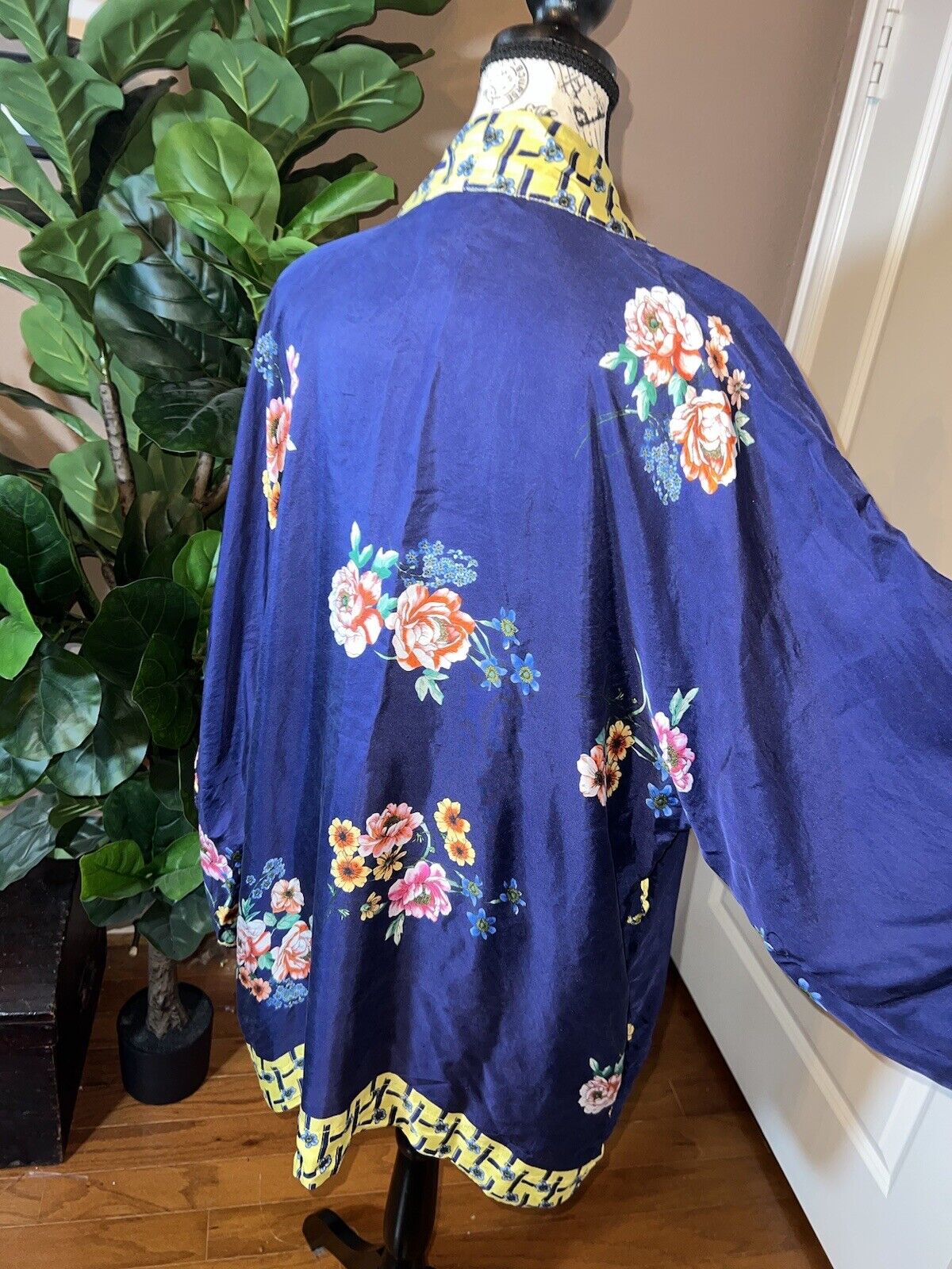 Johnny Was 100% Silk Kimono Wrap Coverup GORGEOUS Sz M