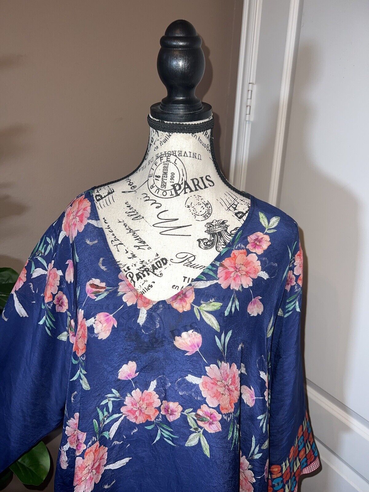 Johnny Was Silky Tunic Top Sz XXL 2XL  2X Navy Blue Floral