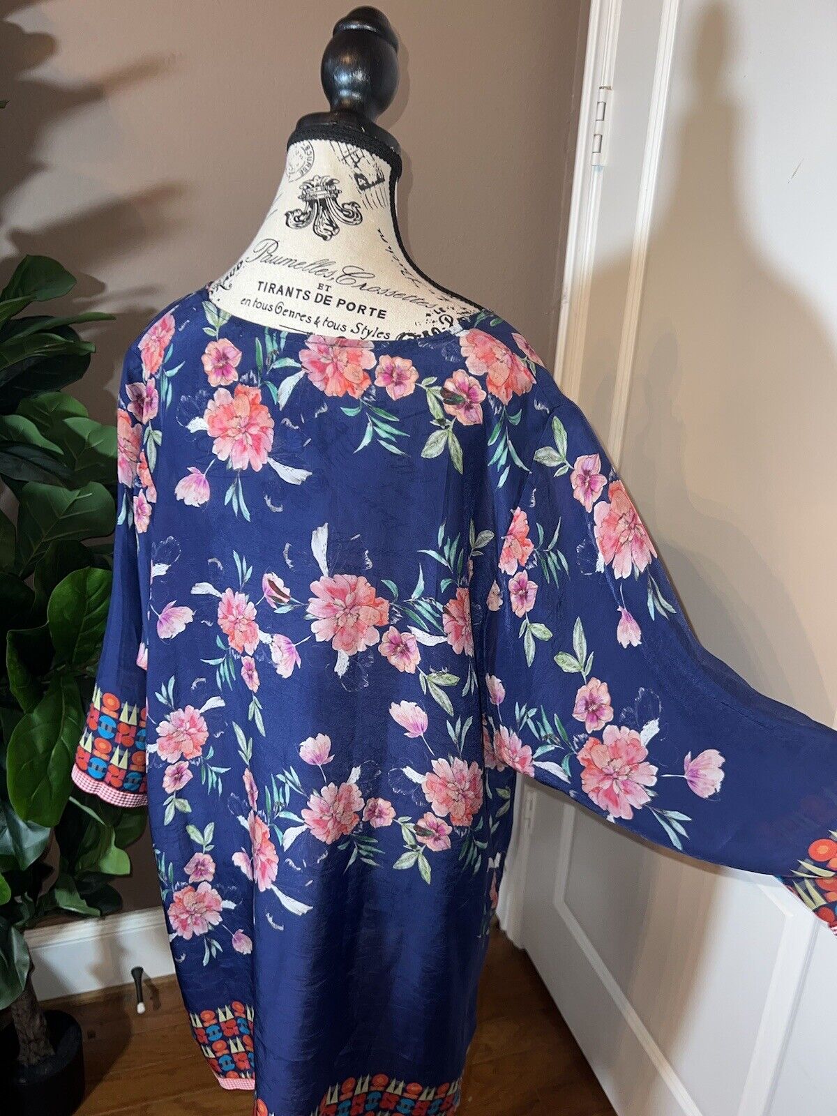 Johnny Was Silky Tunic Top Sz XXL 2XL  2X Navy Blue Floral