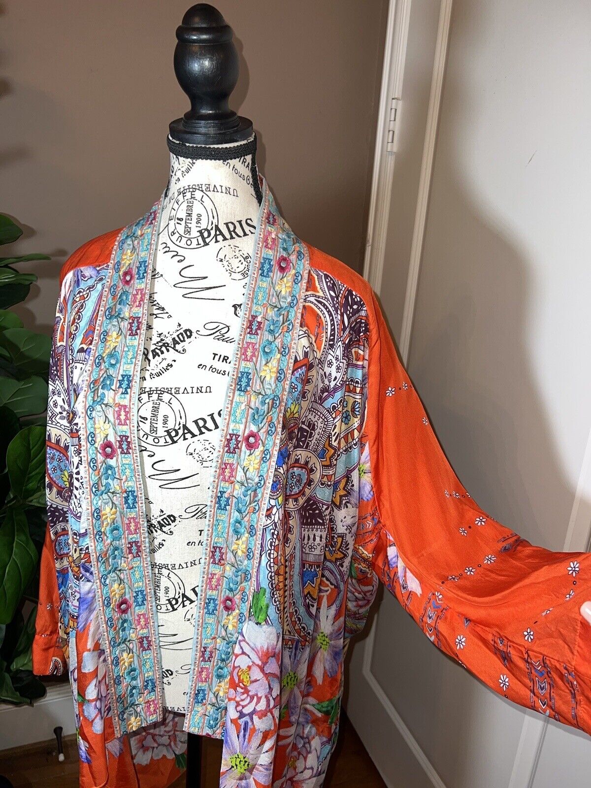 New Johnny Was 100% Silk Kimono XL 1X Embroidered Floral Handkerchief Hem